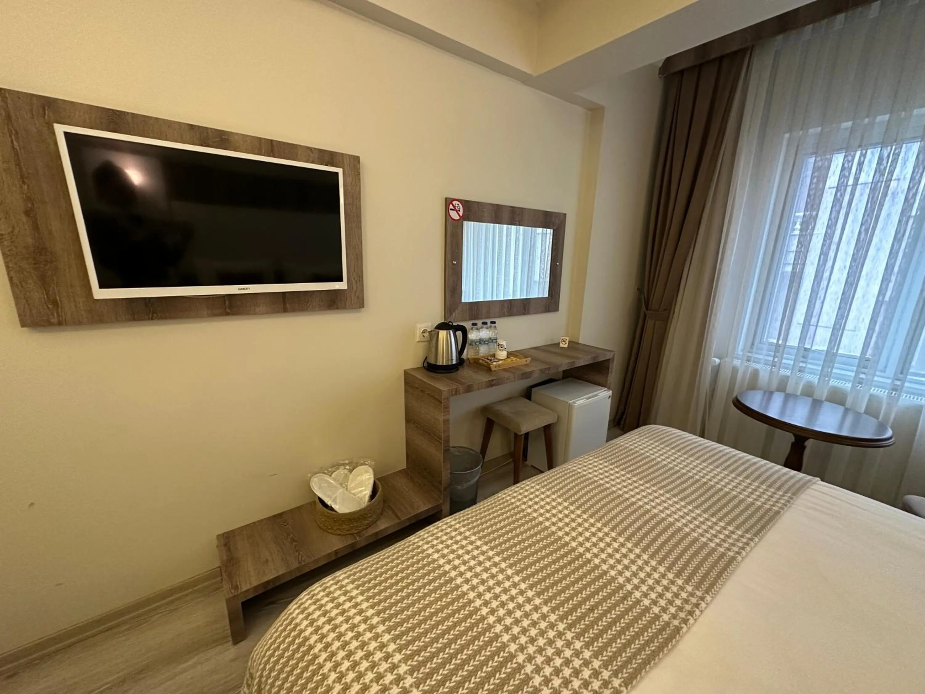 TV and multimedia, Bed in Line Suite Hotel