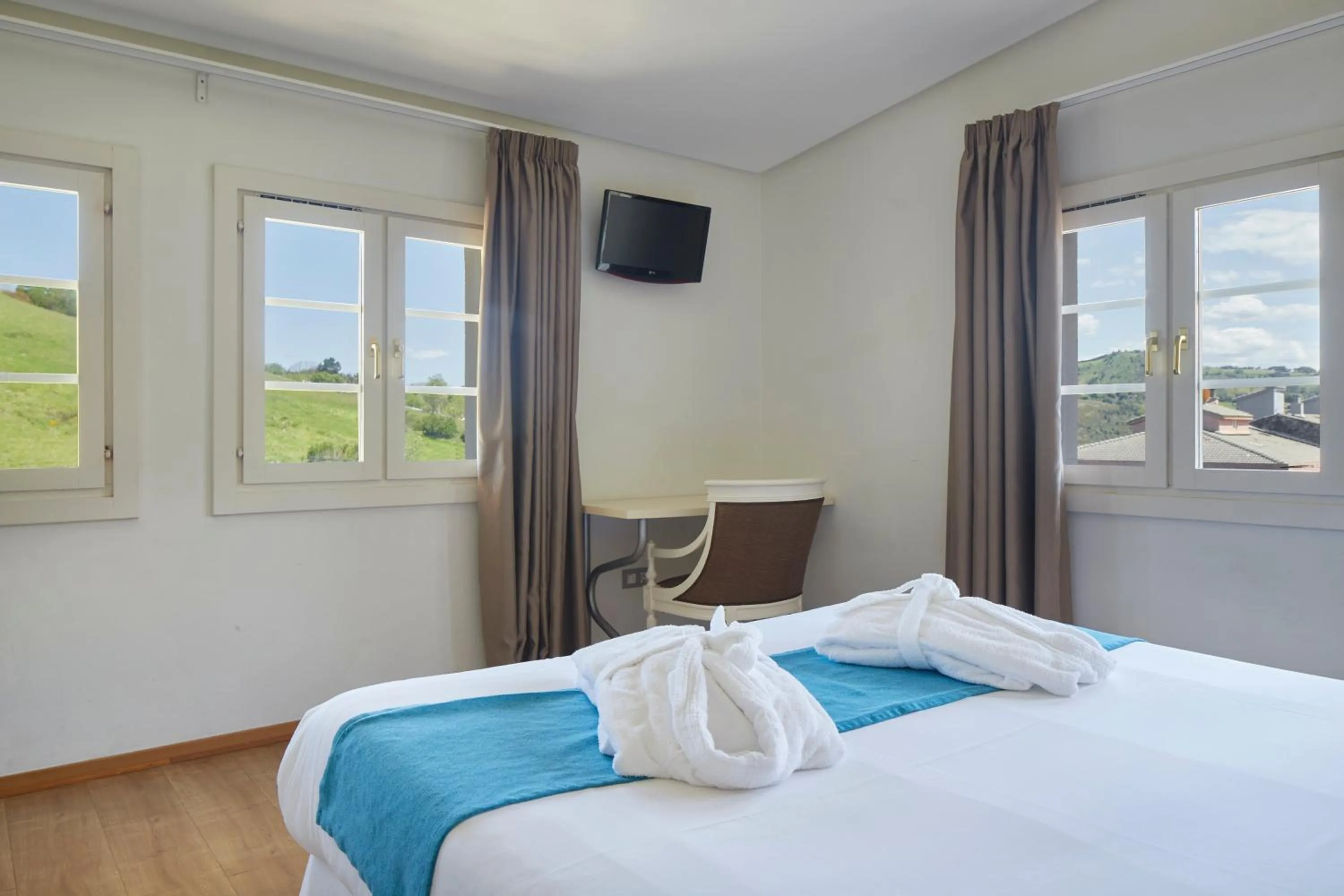 Bed in Hotel & Talasoterapia Zelai