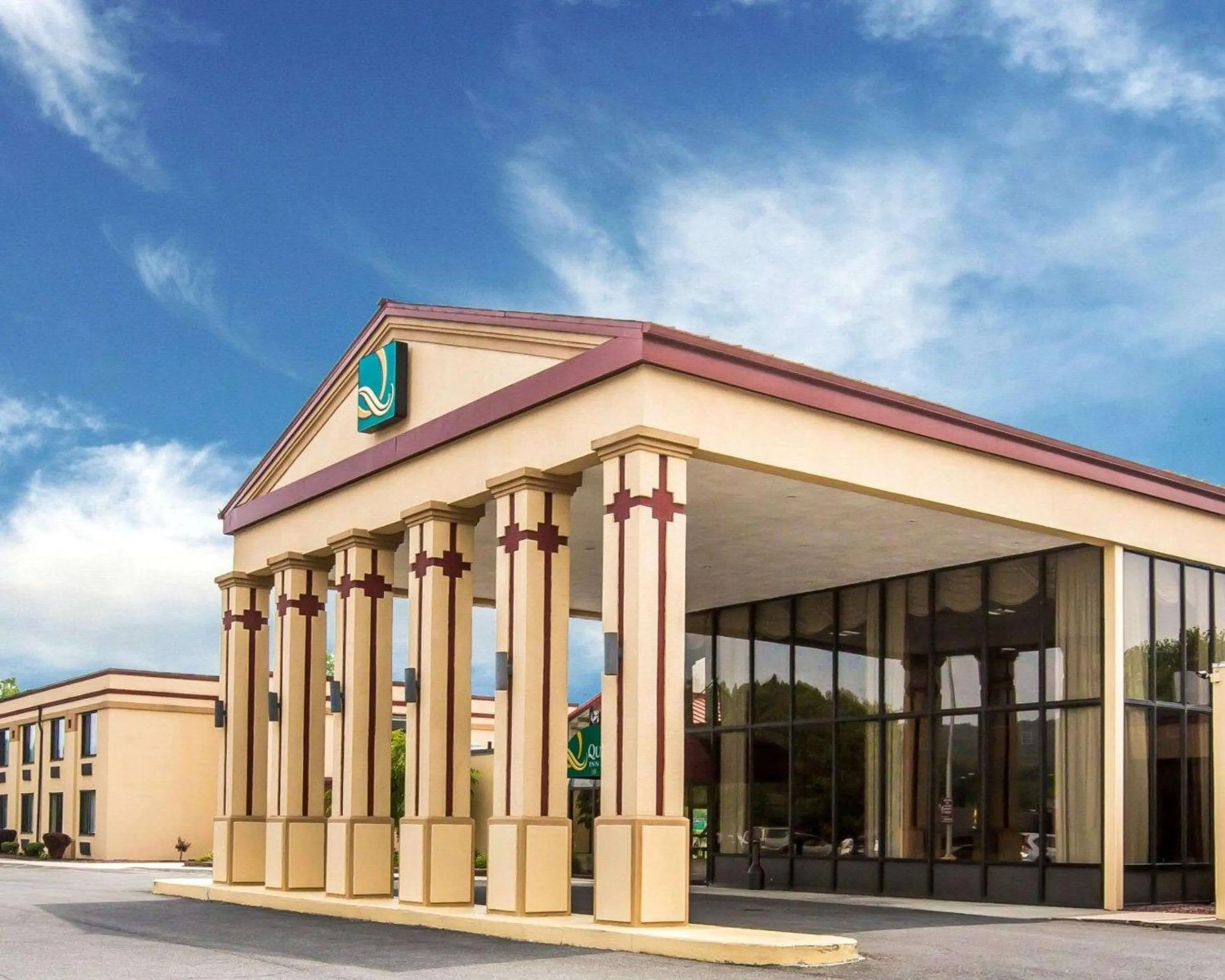 Property Building in Quality Inn and Suites Kingston