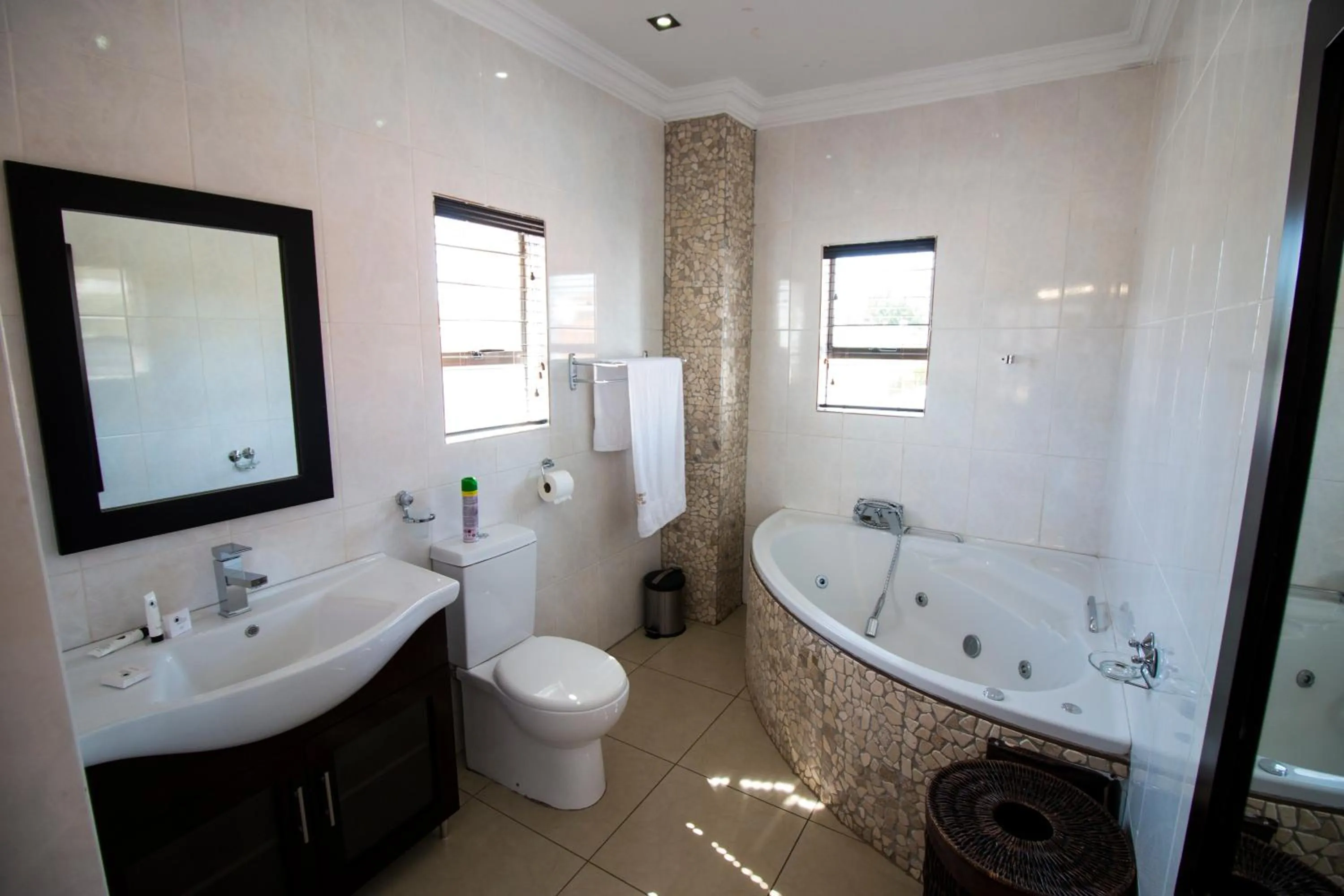 Bathroom in The Shamrock Hotel