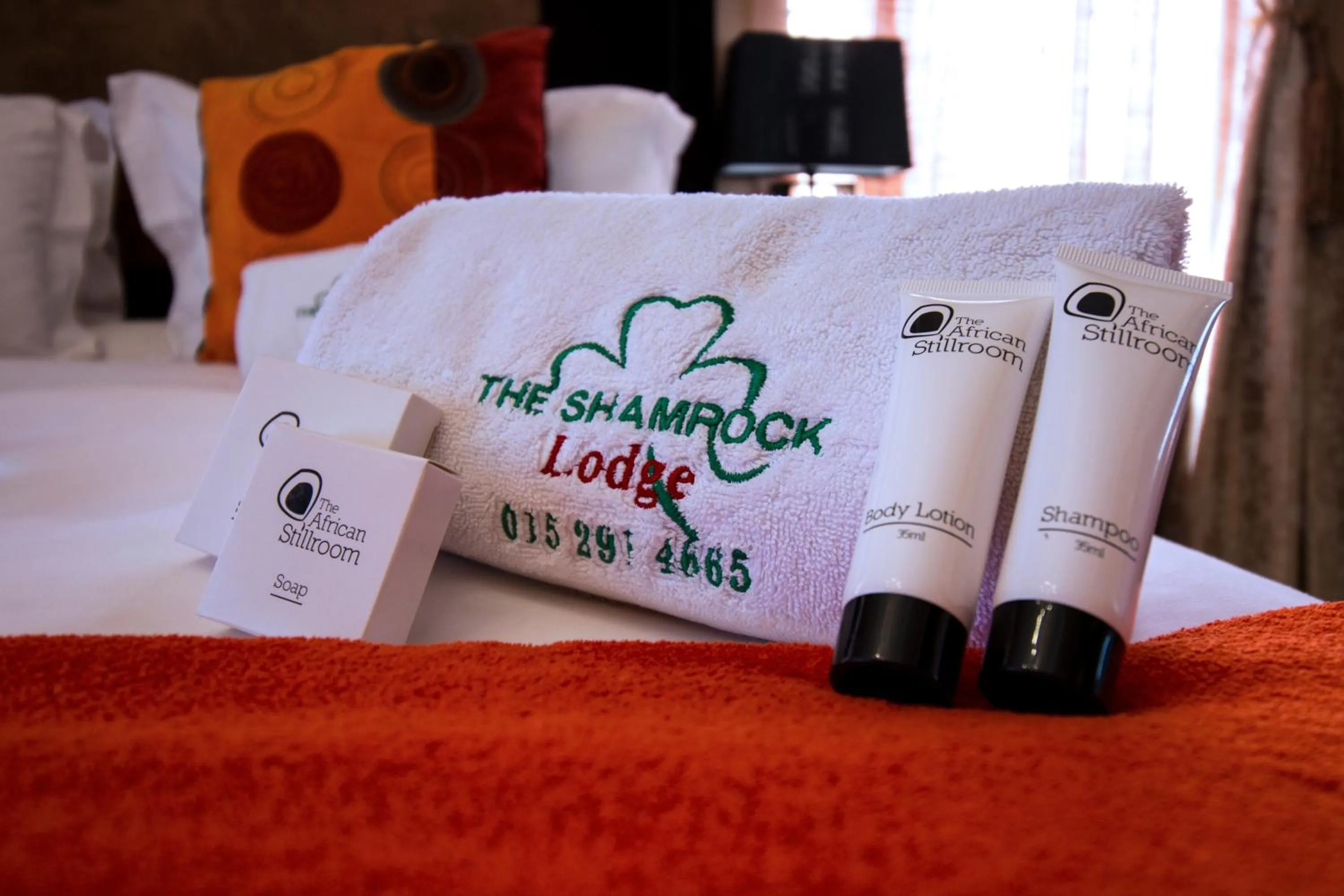 Bedroom, Bed in The Shamrock Hotel