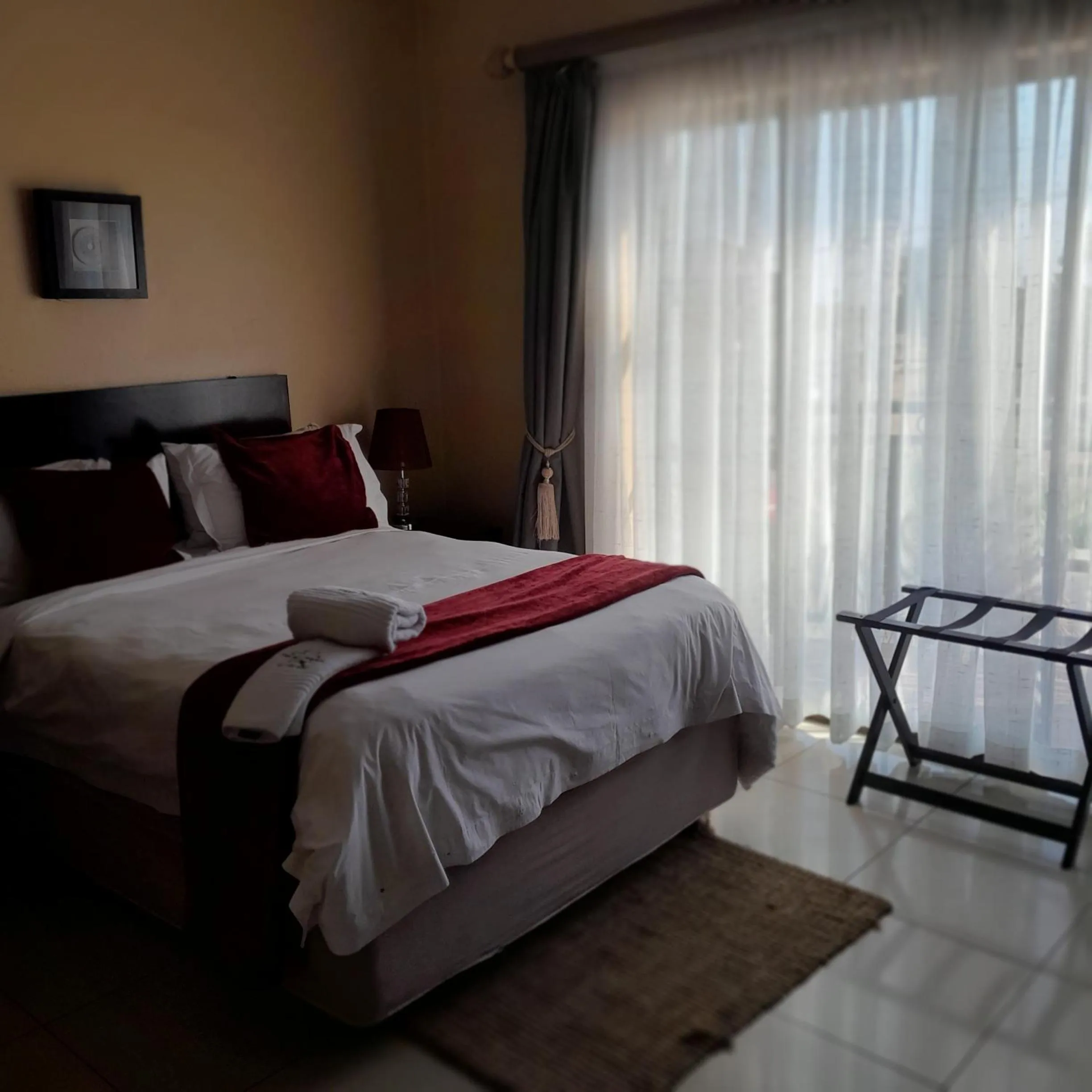 Bed in The Shamrock Hotel