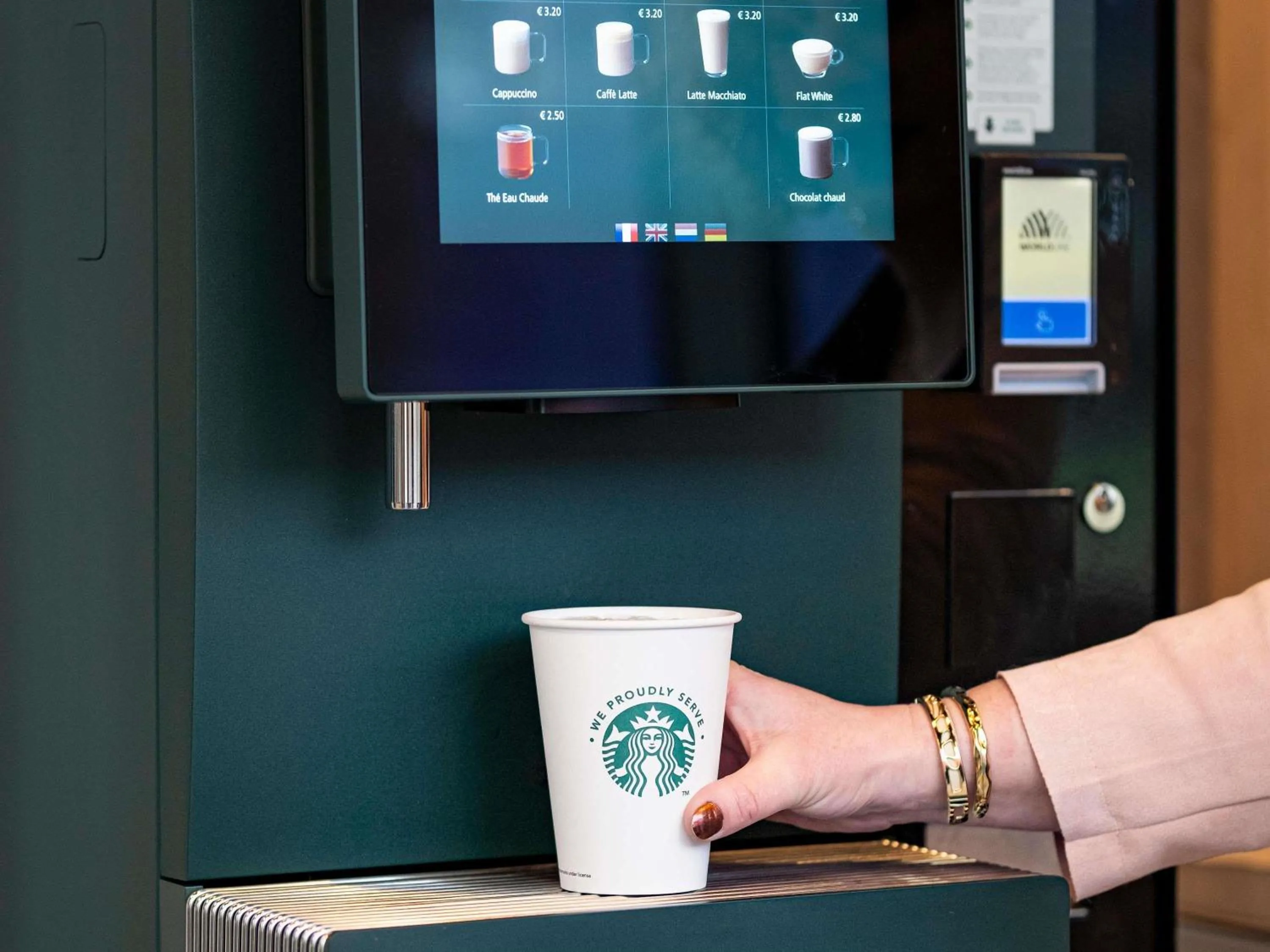 Lounge or bar in Novotel Suites Luxembourg