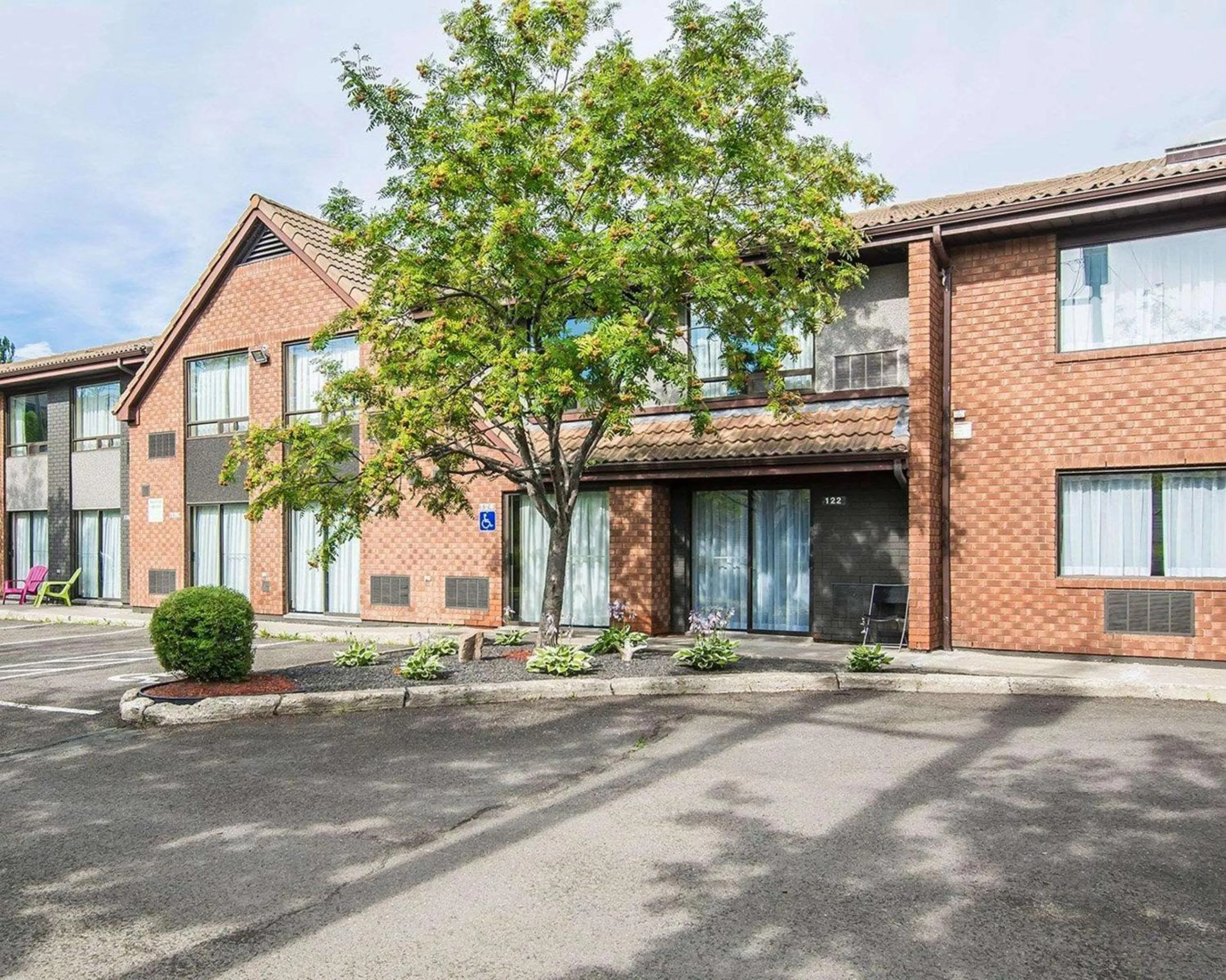 Property building in Comfort Inn