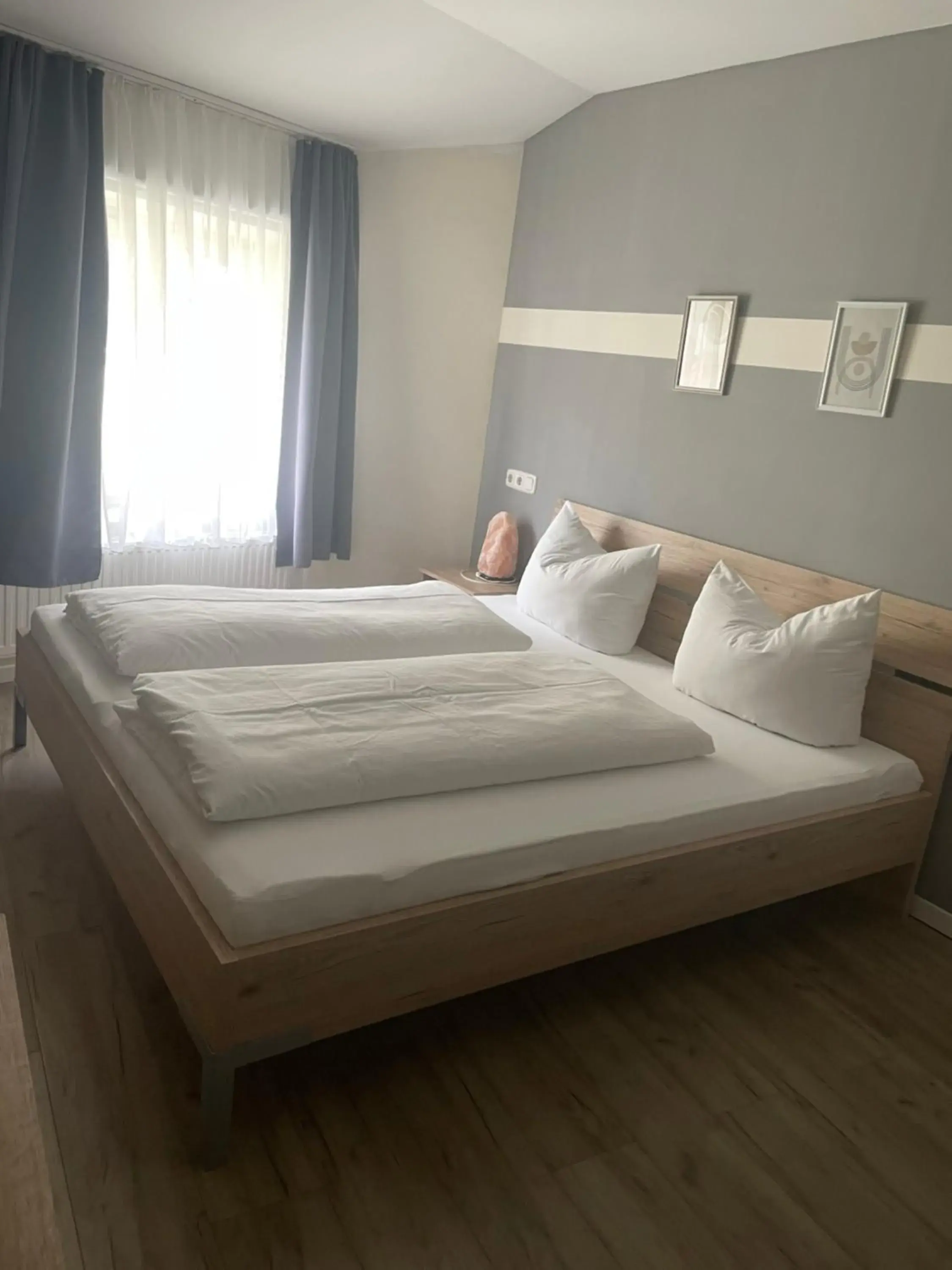 Economy Twin Room in City House Alpeneck Economy Twin Room in City House Alpeneck