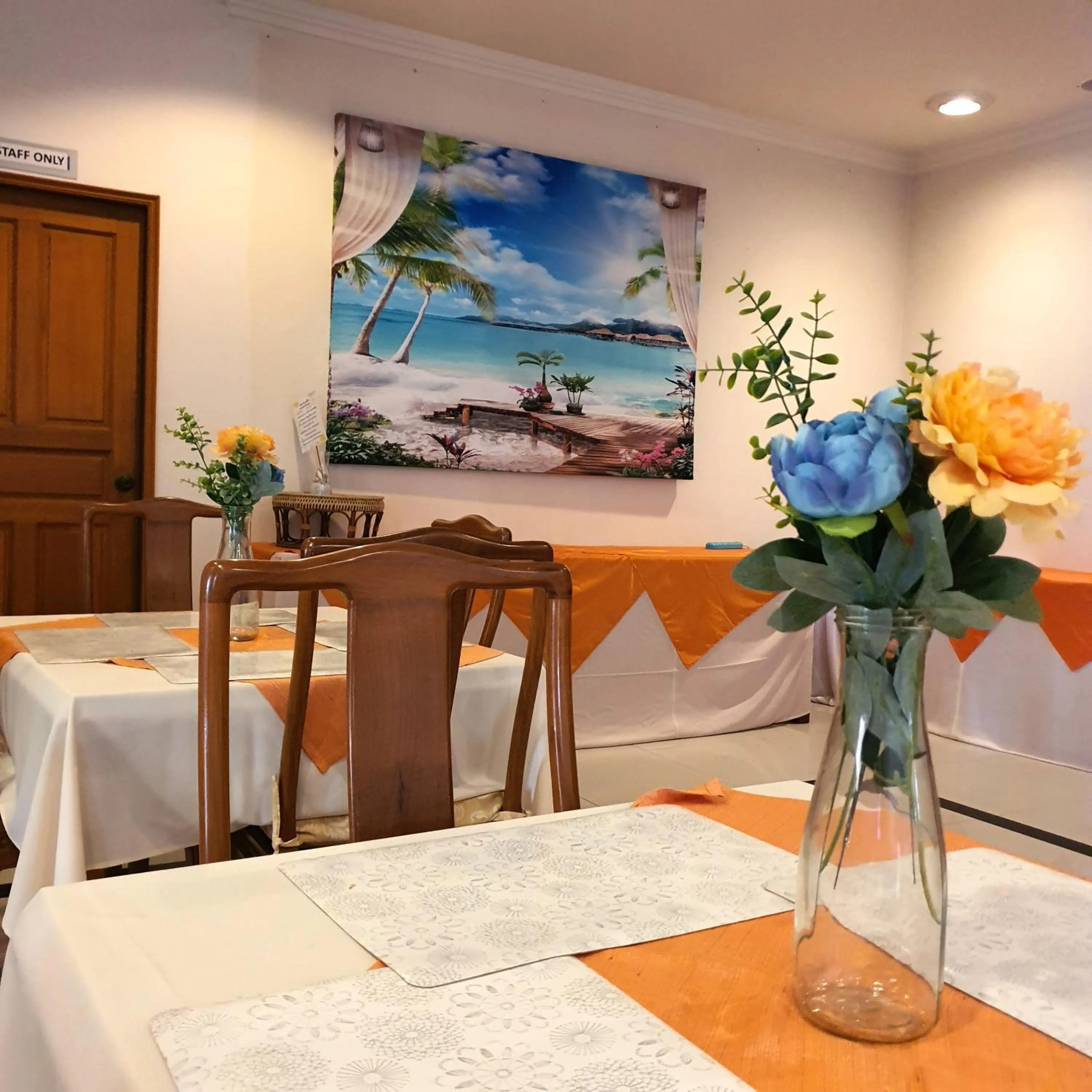 Restaurant/places to eat in Serene Sands