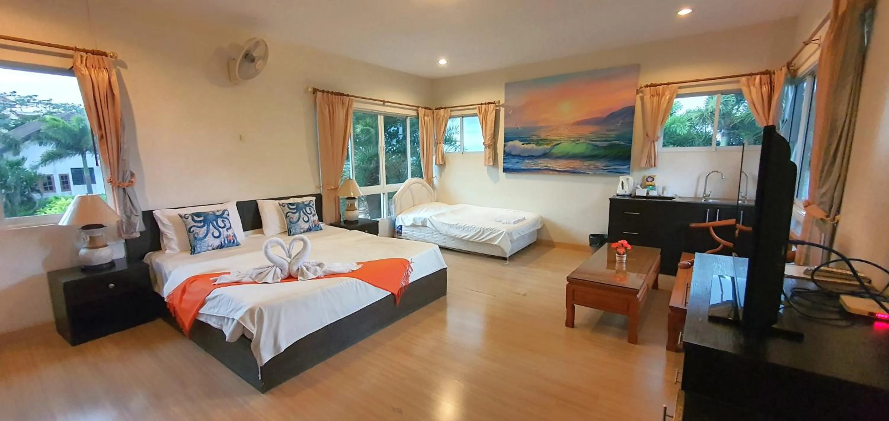 Bedroom, Bed in Serene Sands