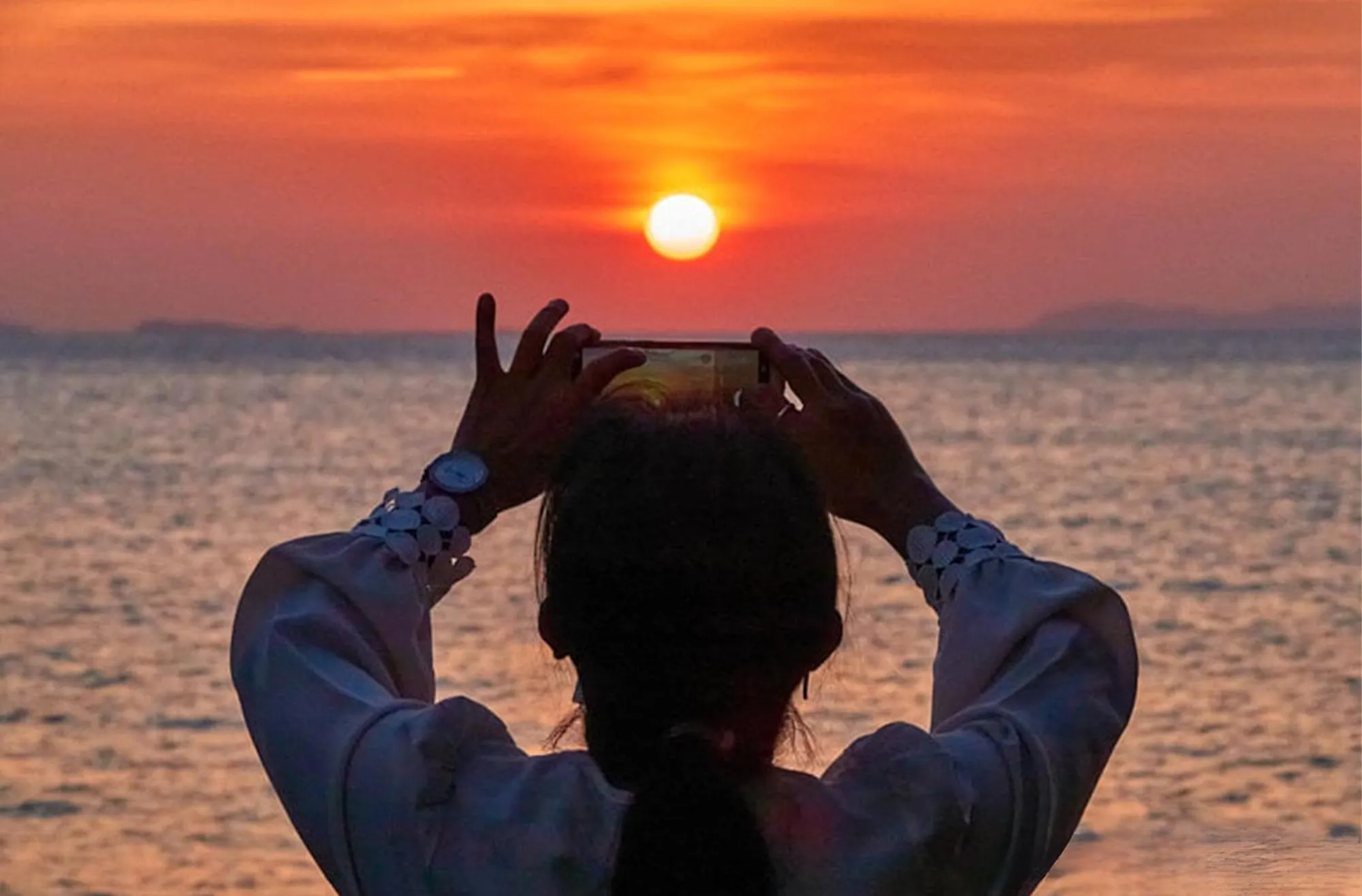 Sunset in Serene Sands