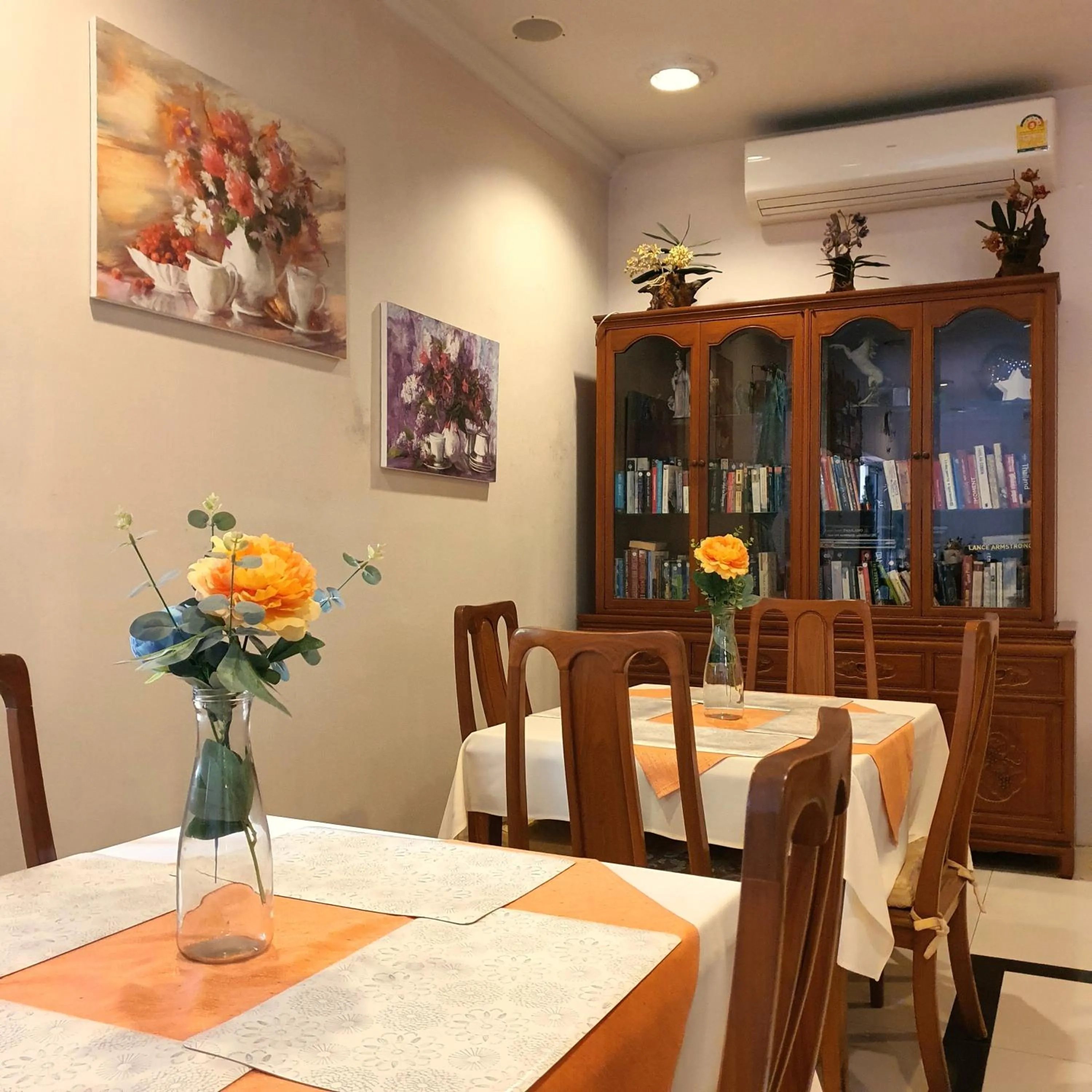 Restaurant/places to eat in Serene Sands