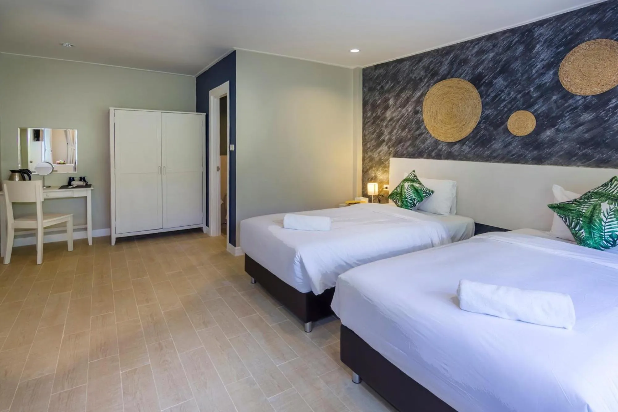 Bed in Let's Hyde Pattaya Resort & Villas - Pool Cabanas