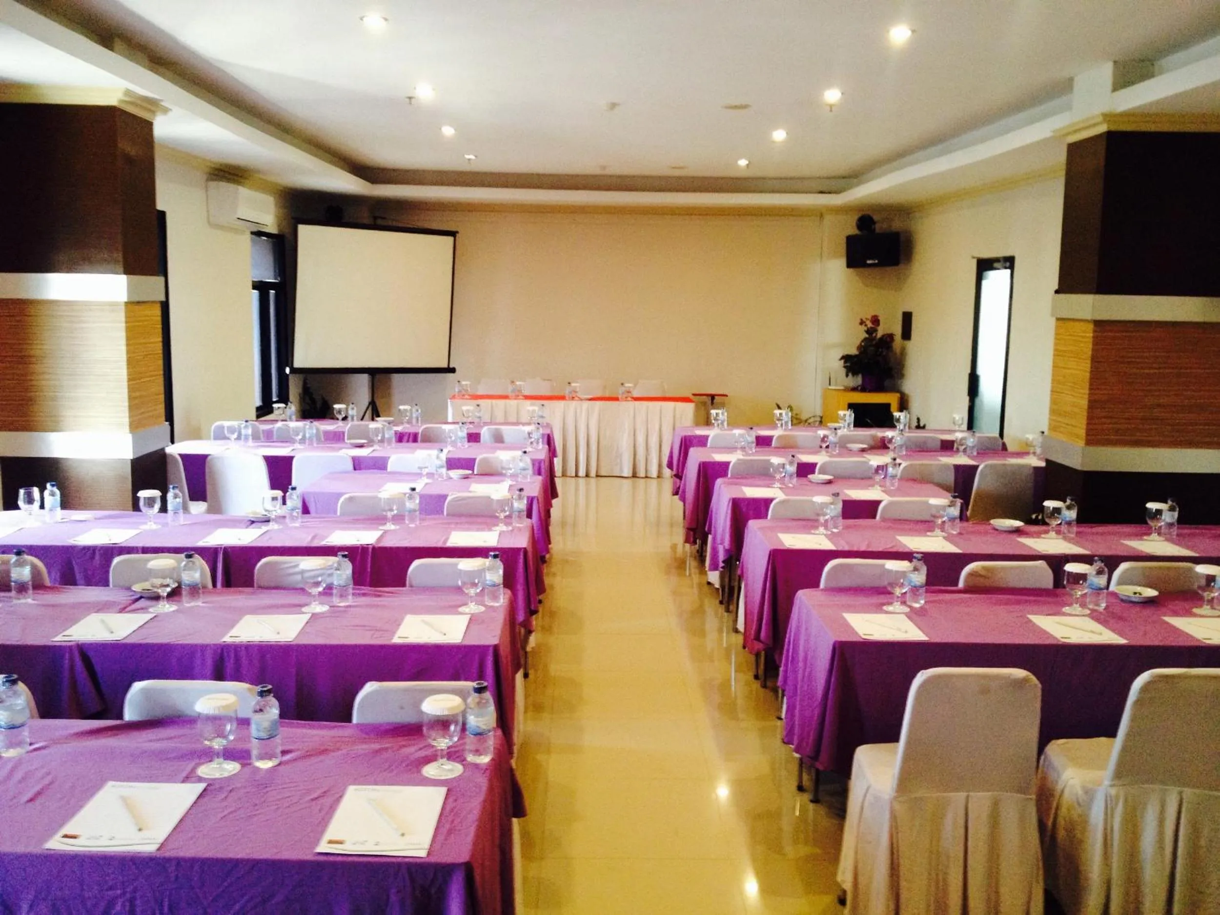 Meeting/conference room in Aston Ketapang City Hotel
