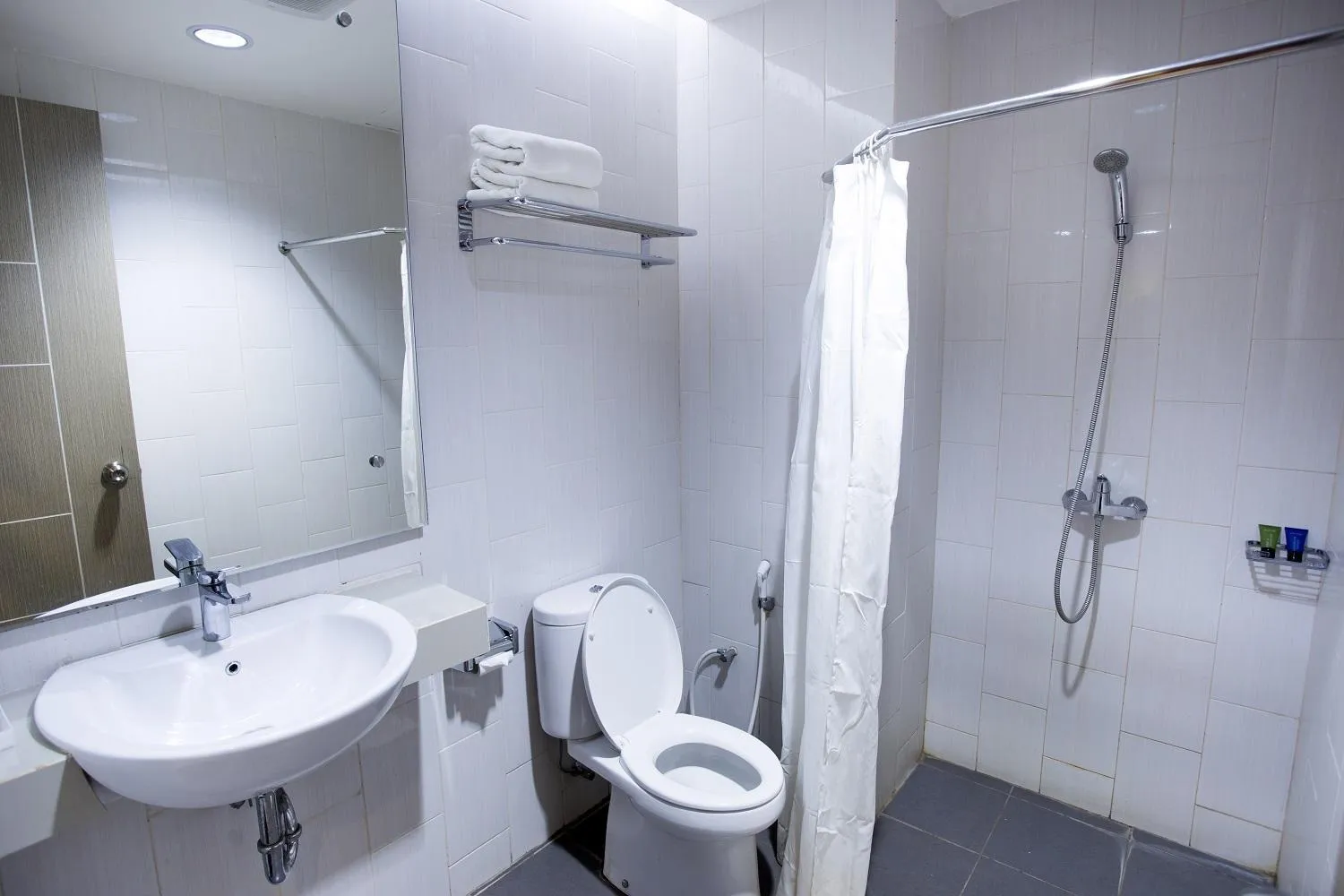 Bathroom in Aston Ketapang City Hotel