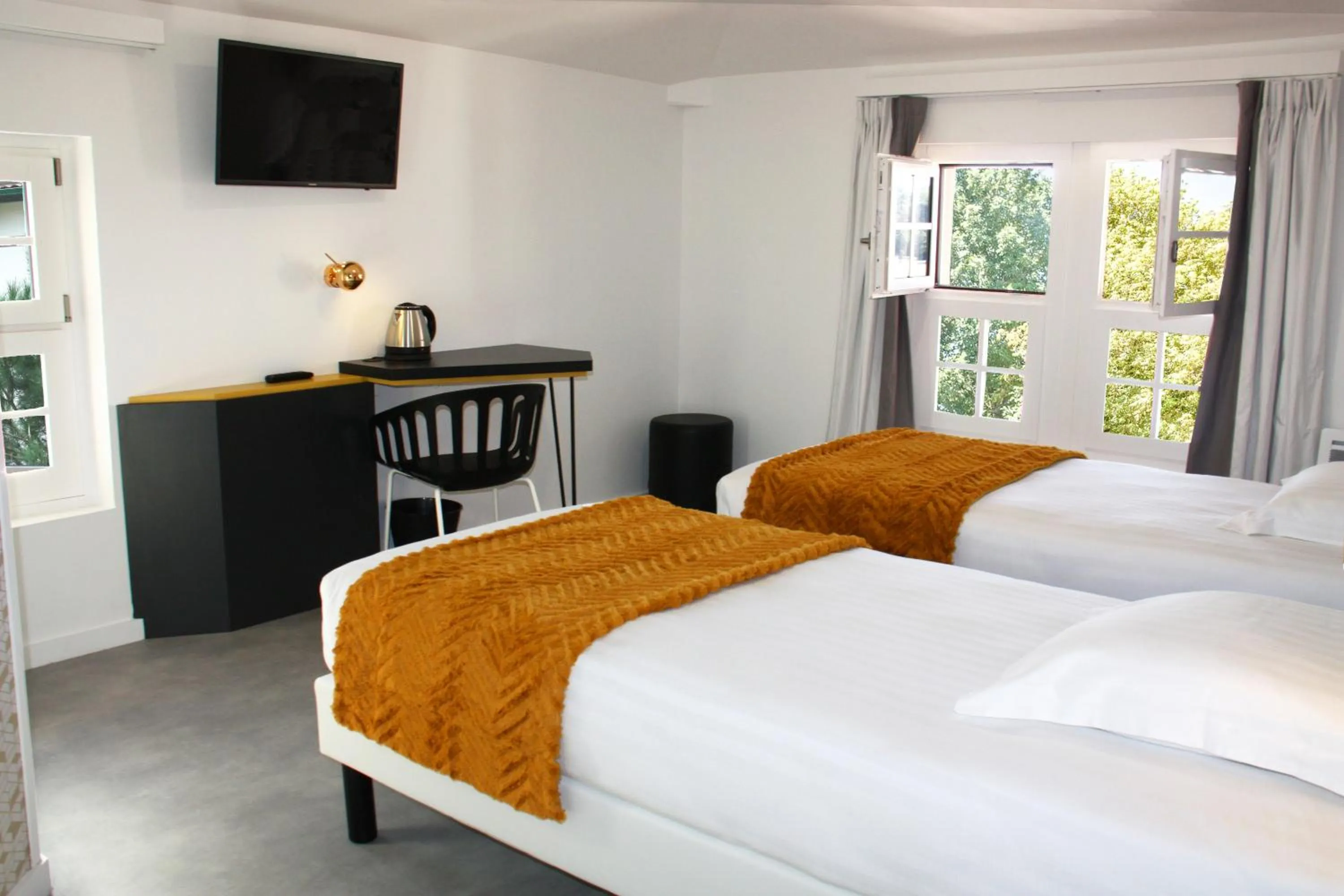 Bedroom, Bed in Hôtel du Parc & Spa