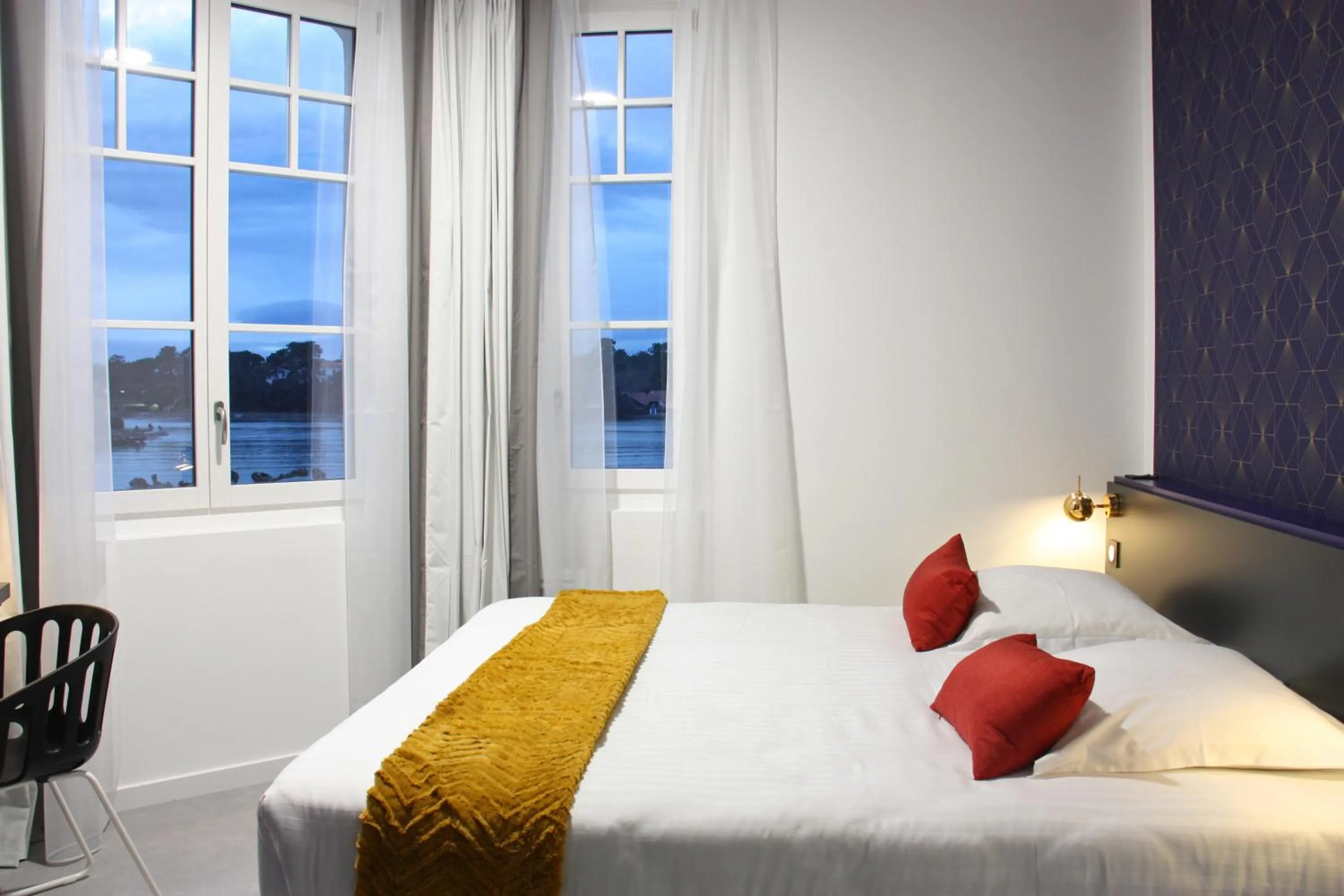 Bedroom, Bed in Hôtel du Parc & Spa