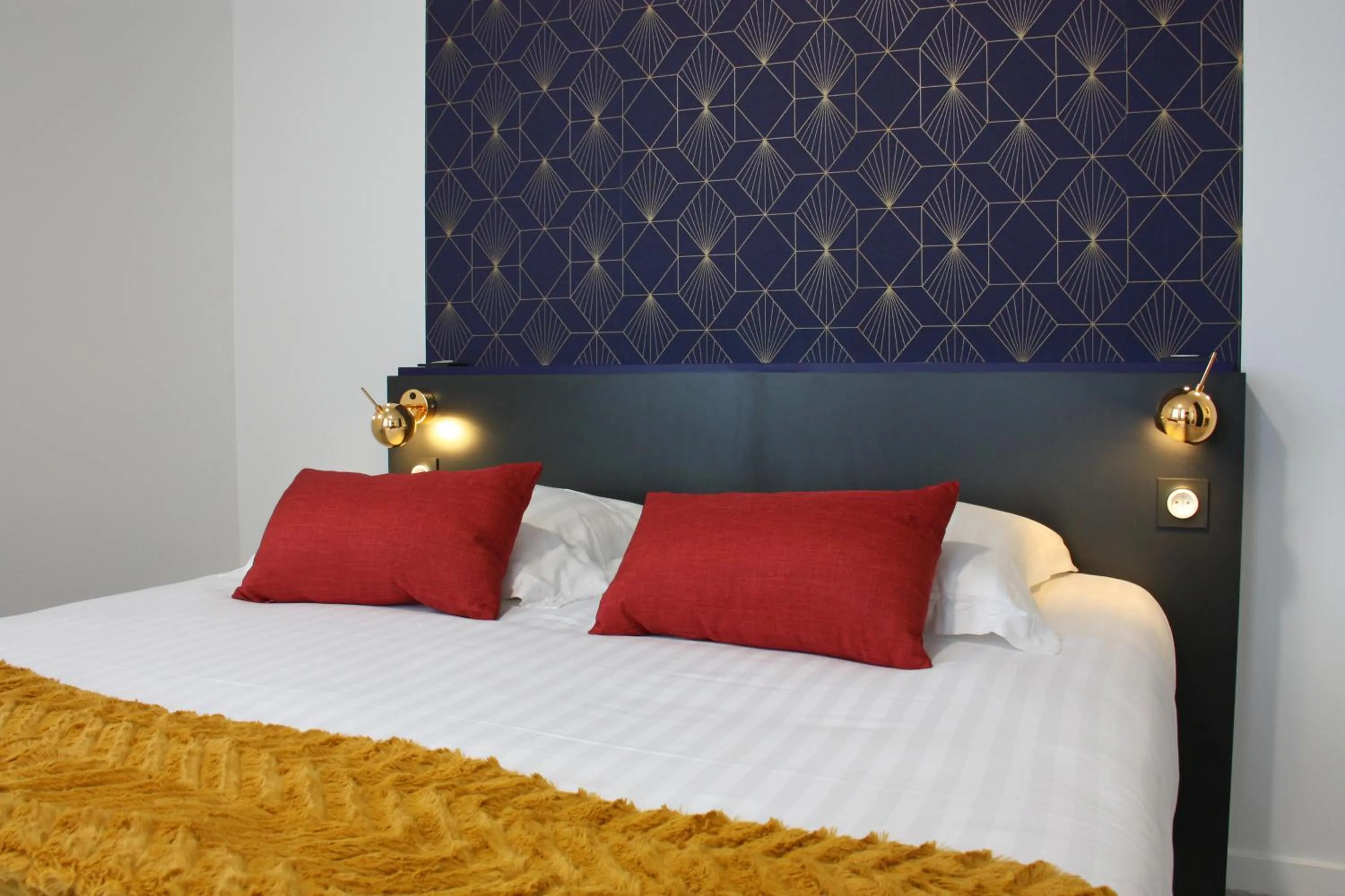 Bedroom, Bed in Hôtel du Parc & Spa