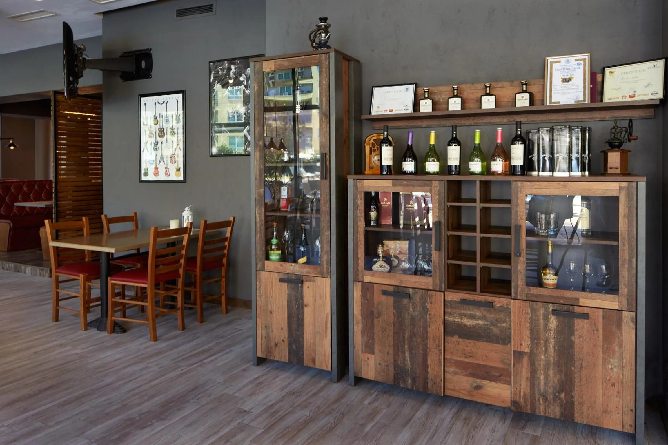 Restaurant/places to eat in Pollo Resort