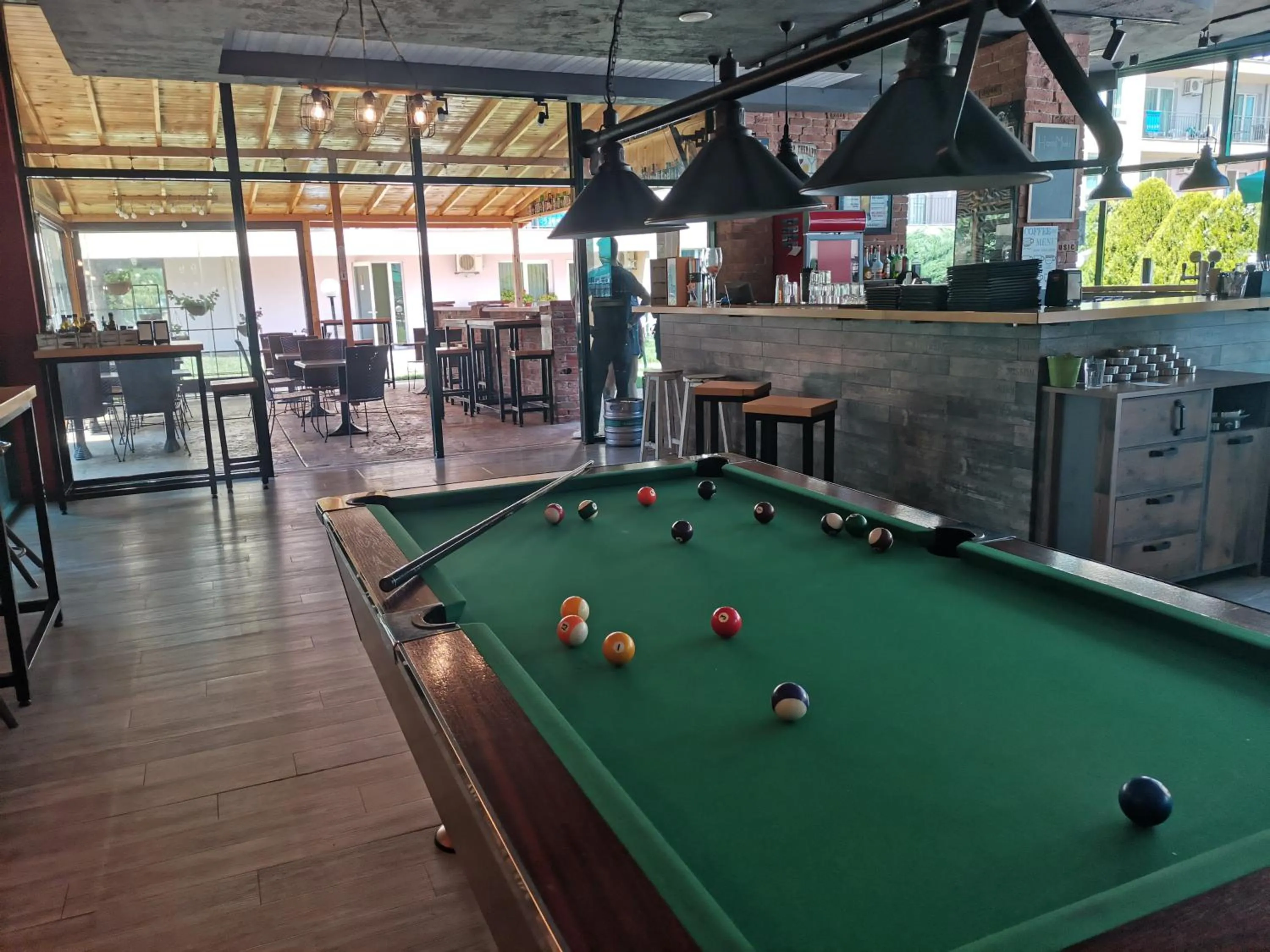 Restaurant/places to eat in Pollo Resort