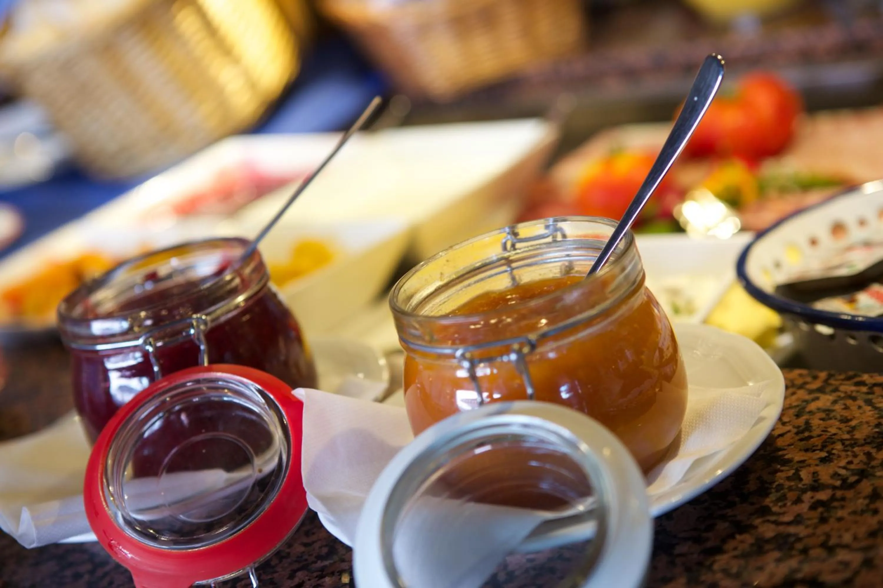 Buffet breakfast in HOTEL ZILLNERs EINKEHR ***