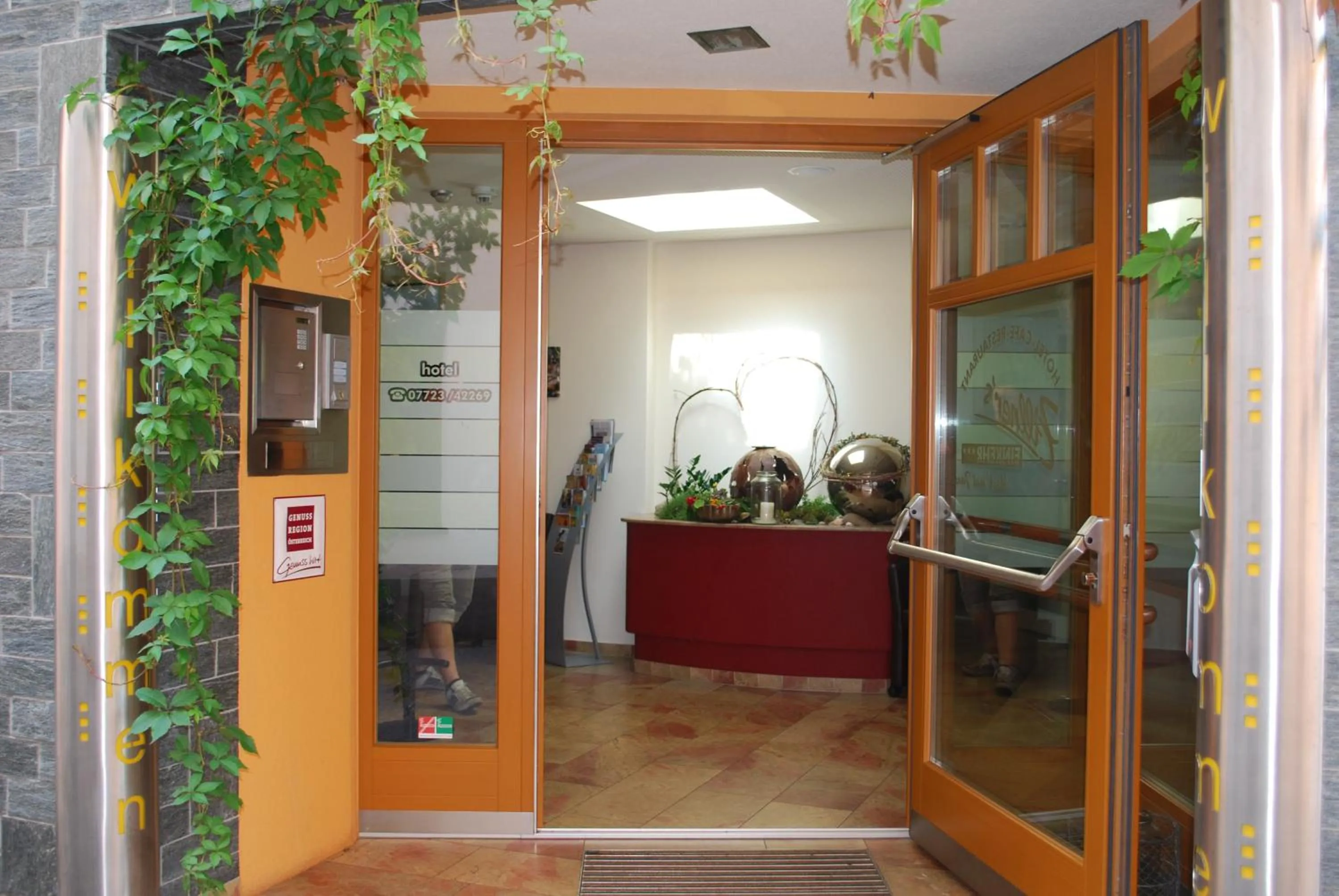 Facade/entrance in HOTEL ZILLNERs EINKEHR ***