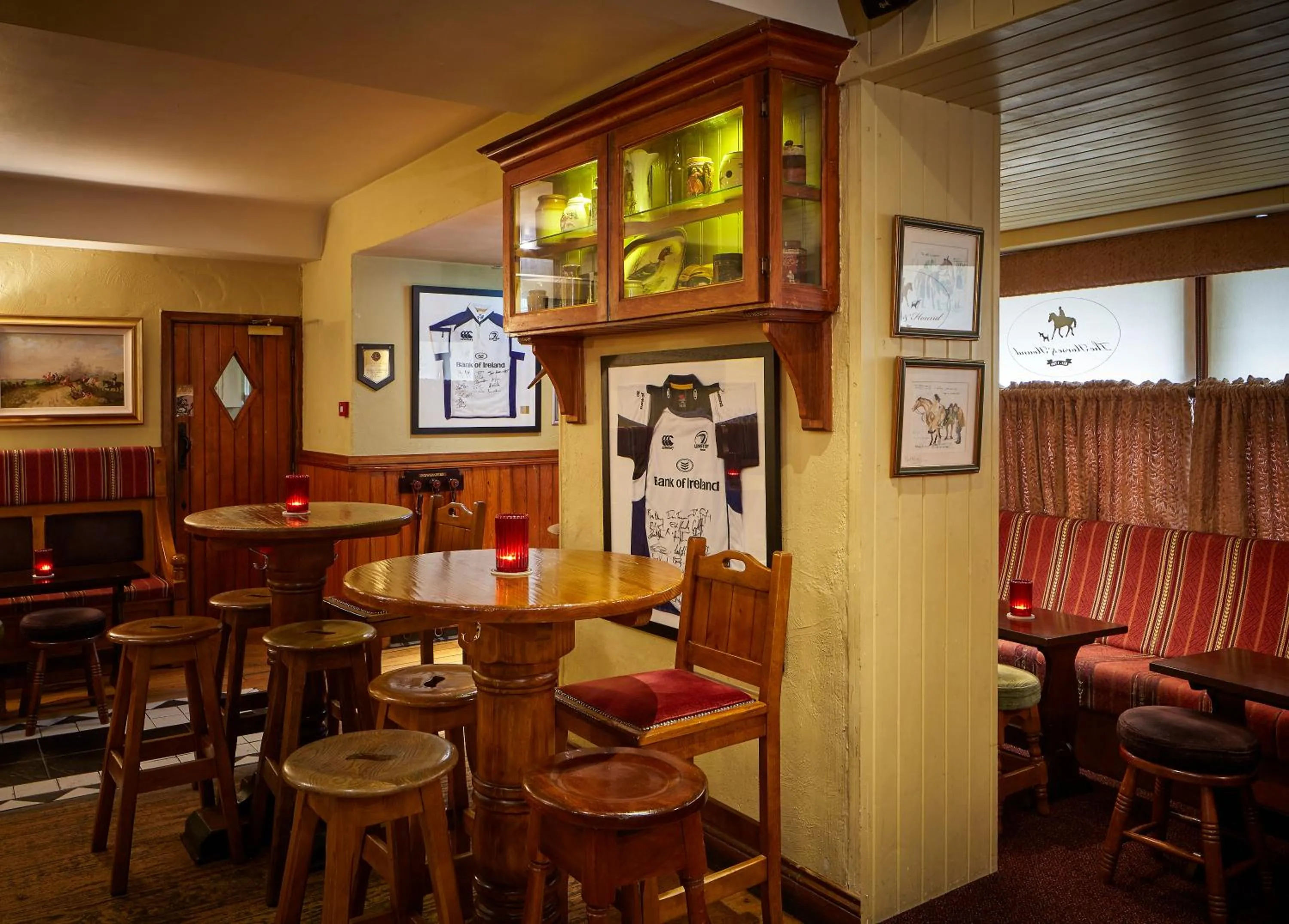 Restaurant/places to eat in Horse & Hound