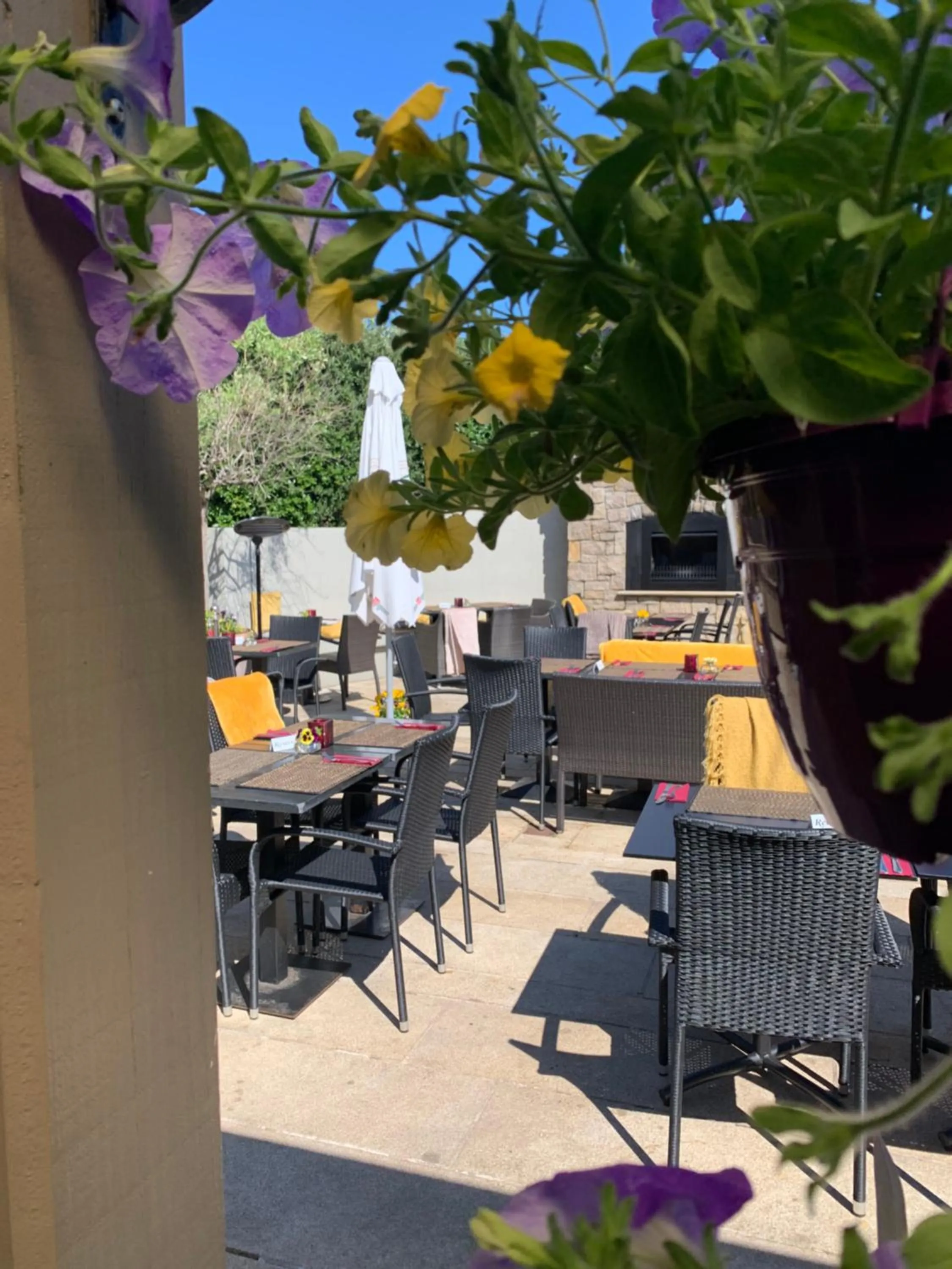 Patio in Horse & Hound