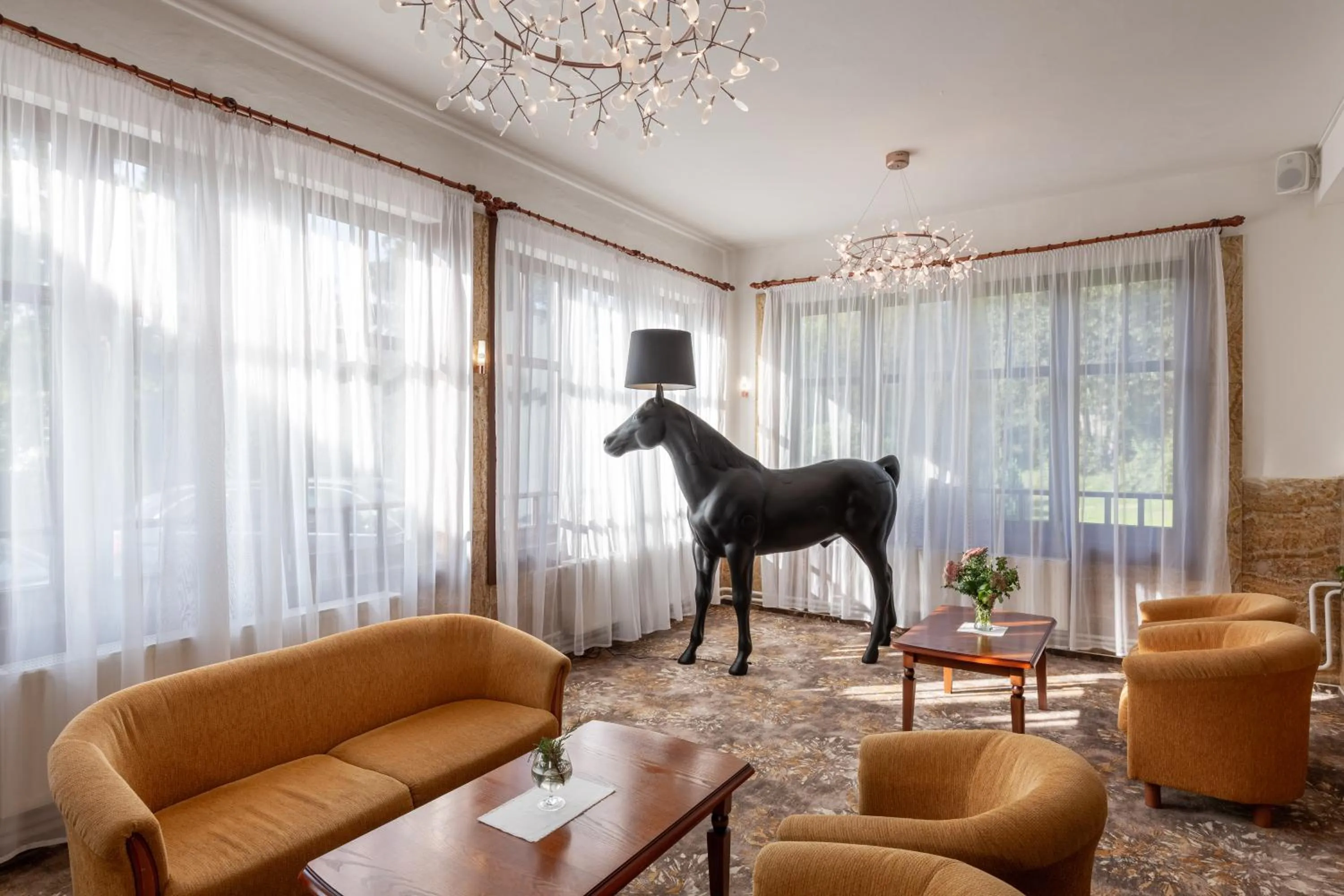 Lounge or bar in APLEND Villa Dr Szontagh Est 1876