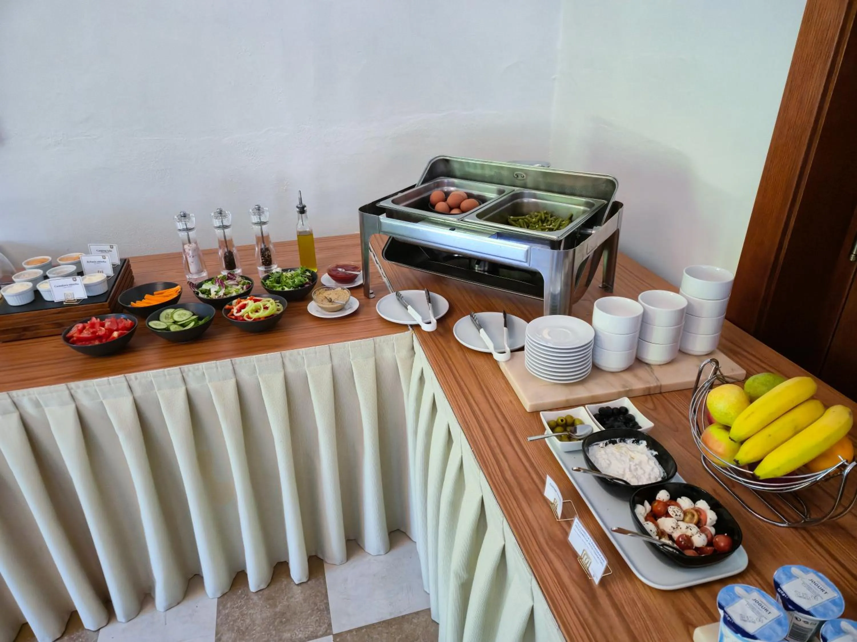 Breakfast in APLEND Villa Dr Szontagh Est 1876