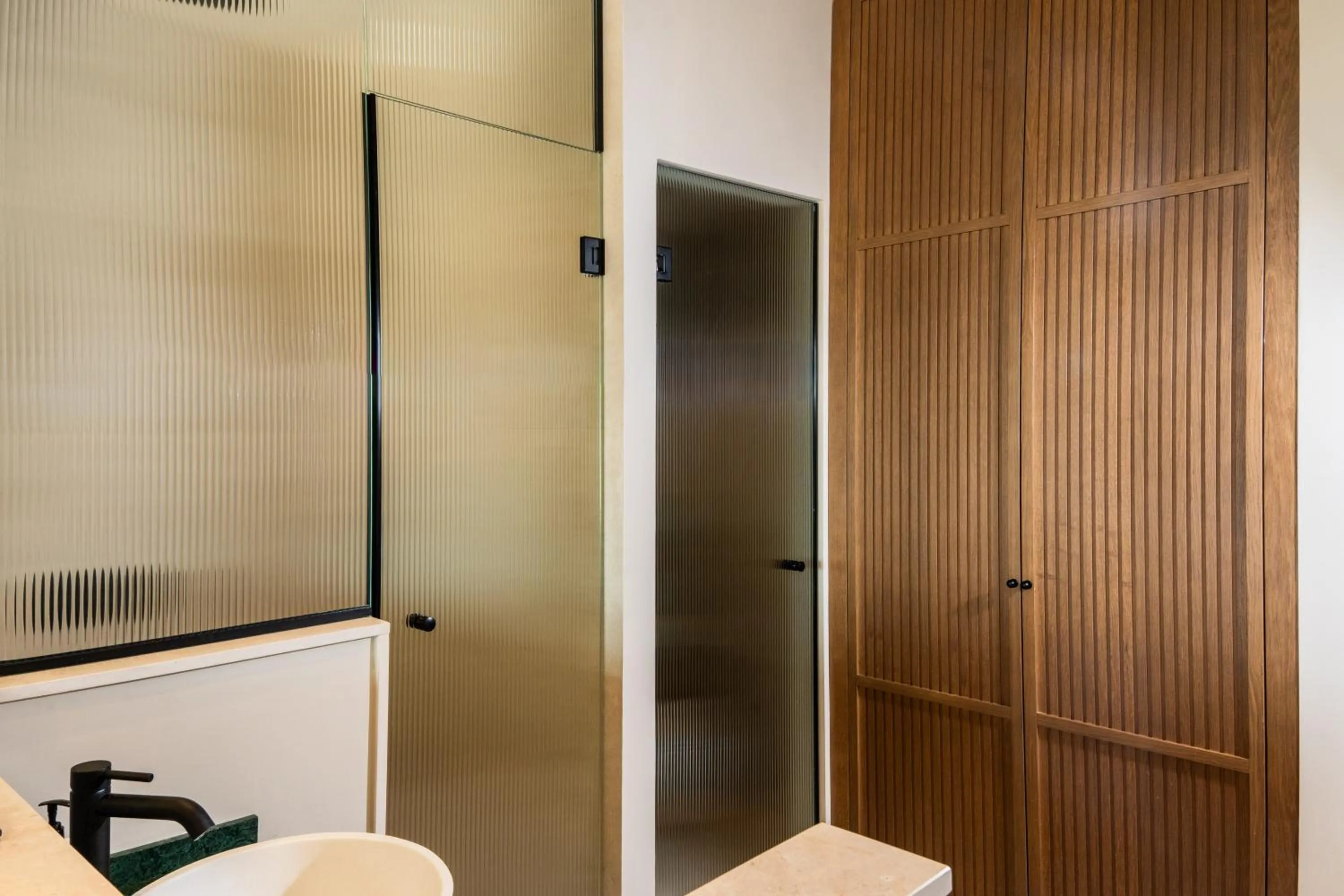 wardrobe in Astoria Hotel