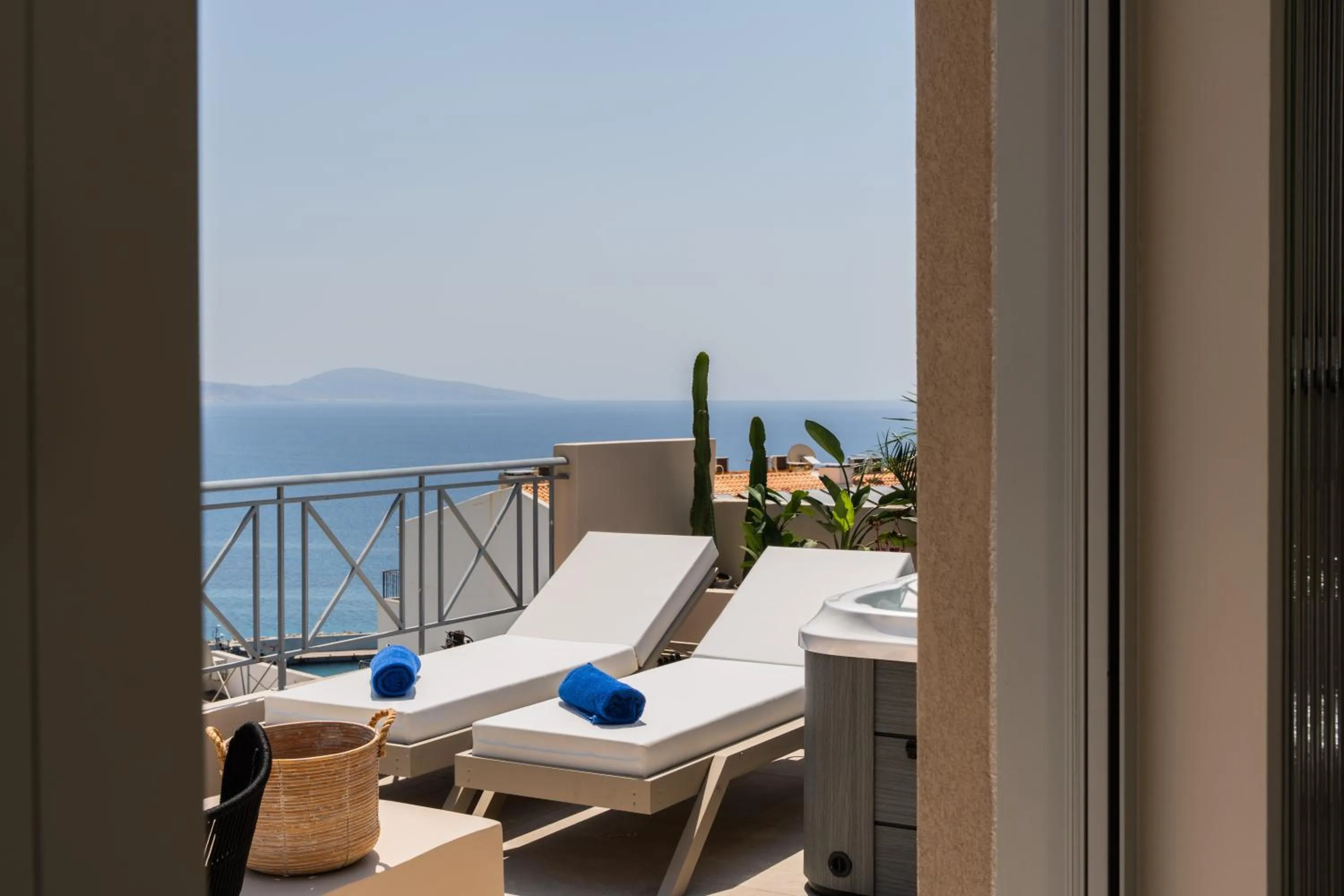 Day in Astoria Hotel