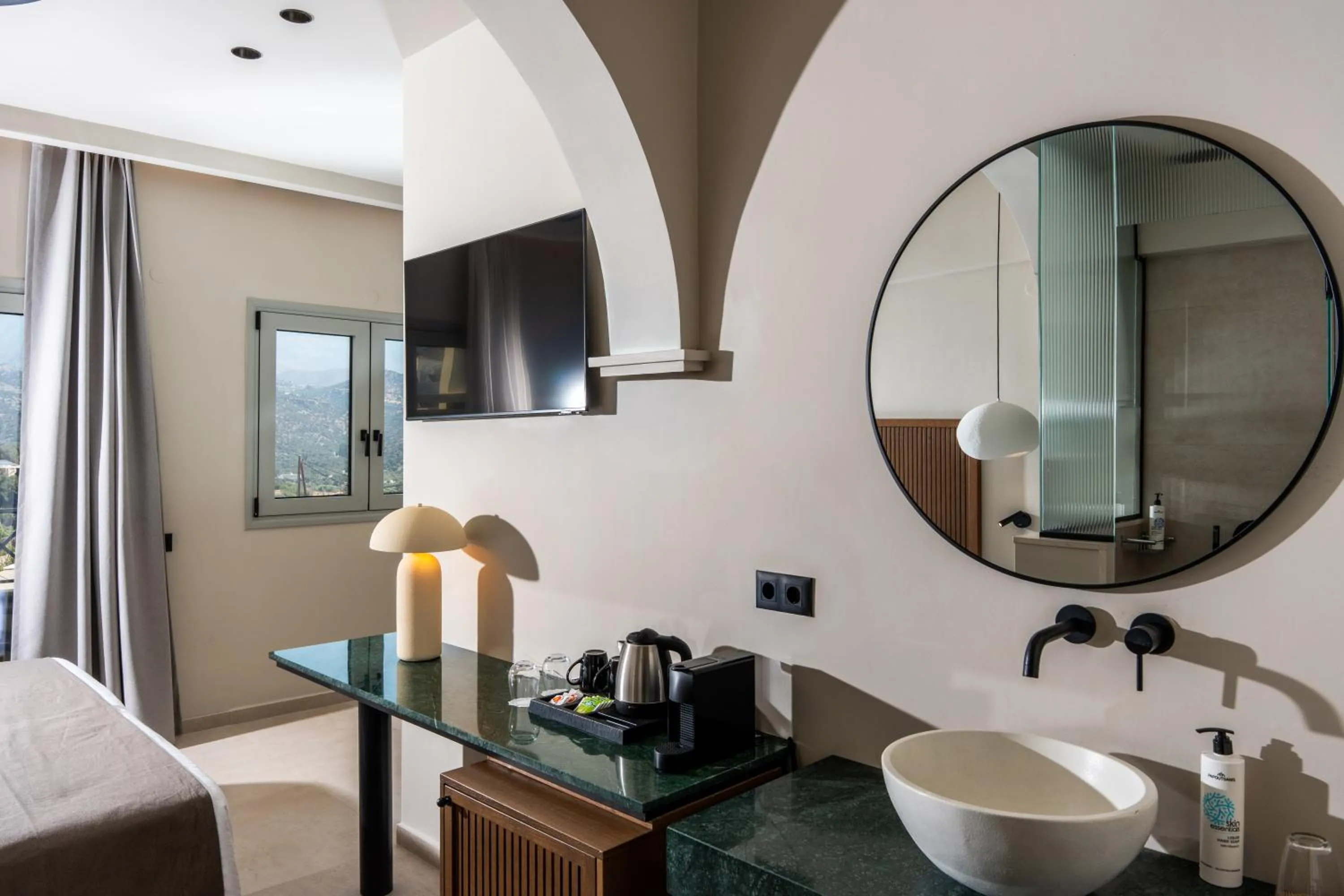 TV and multimedia in Astoria Hotel