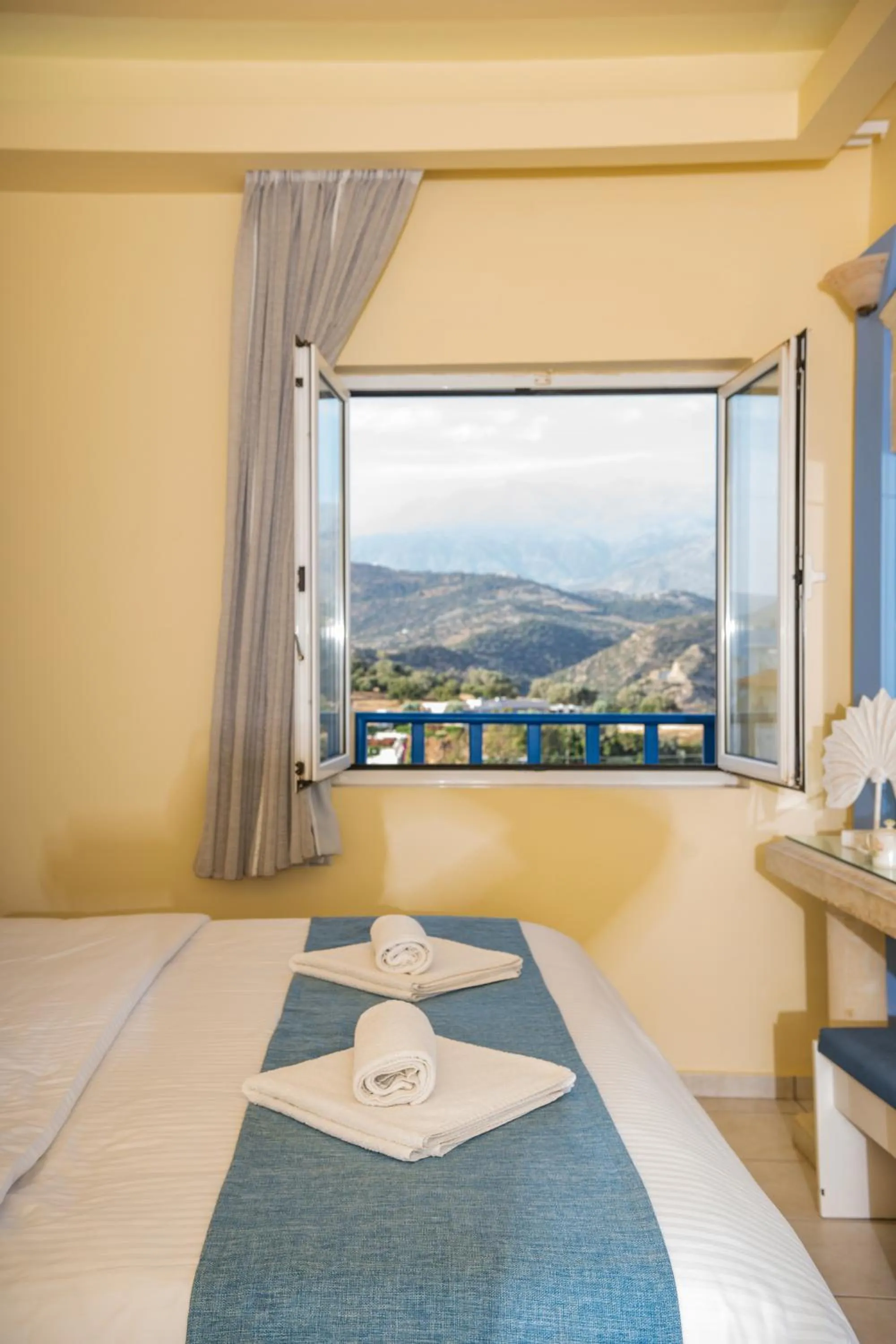 View (from property/room), Bed in Astoria Hotel