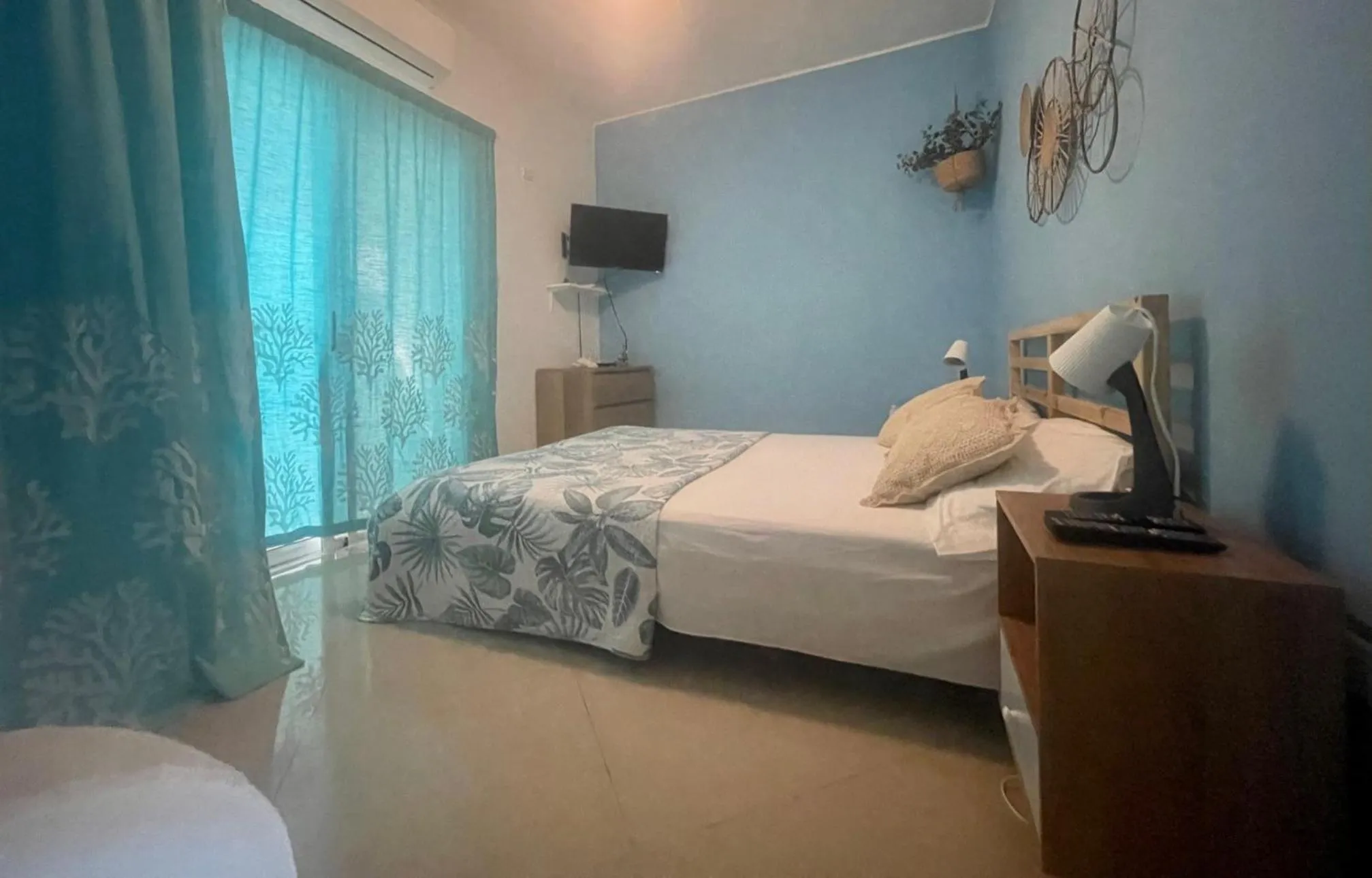 TV and multimedia, Bed in B&B Villa Luna