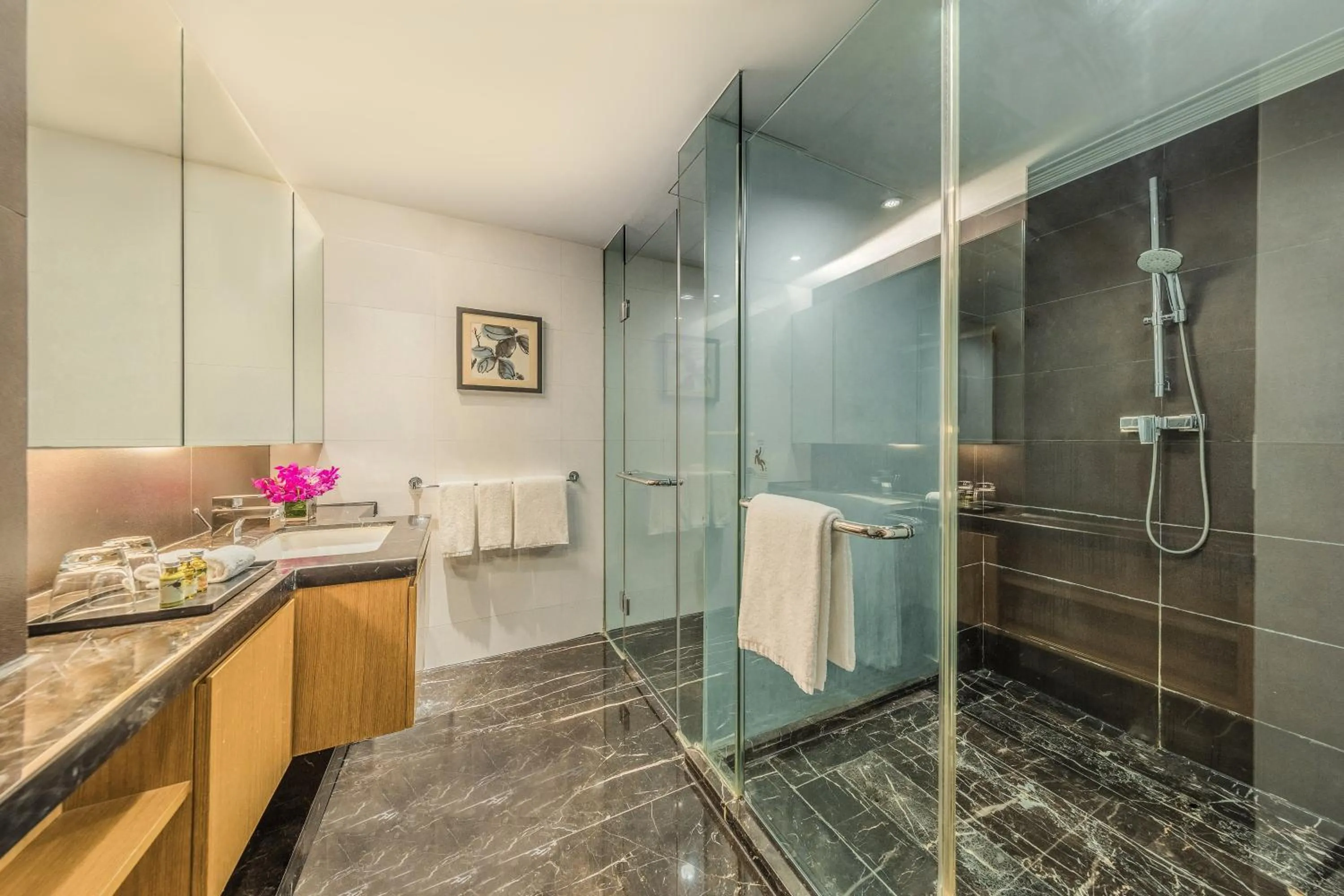 Bathroom in Somerset Riverview Chengdu-Near Tianfu Square