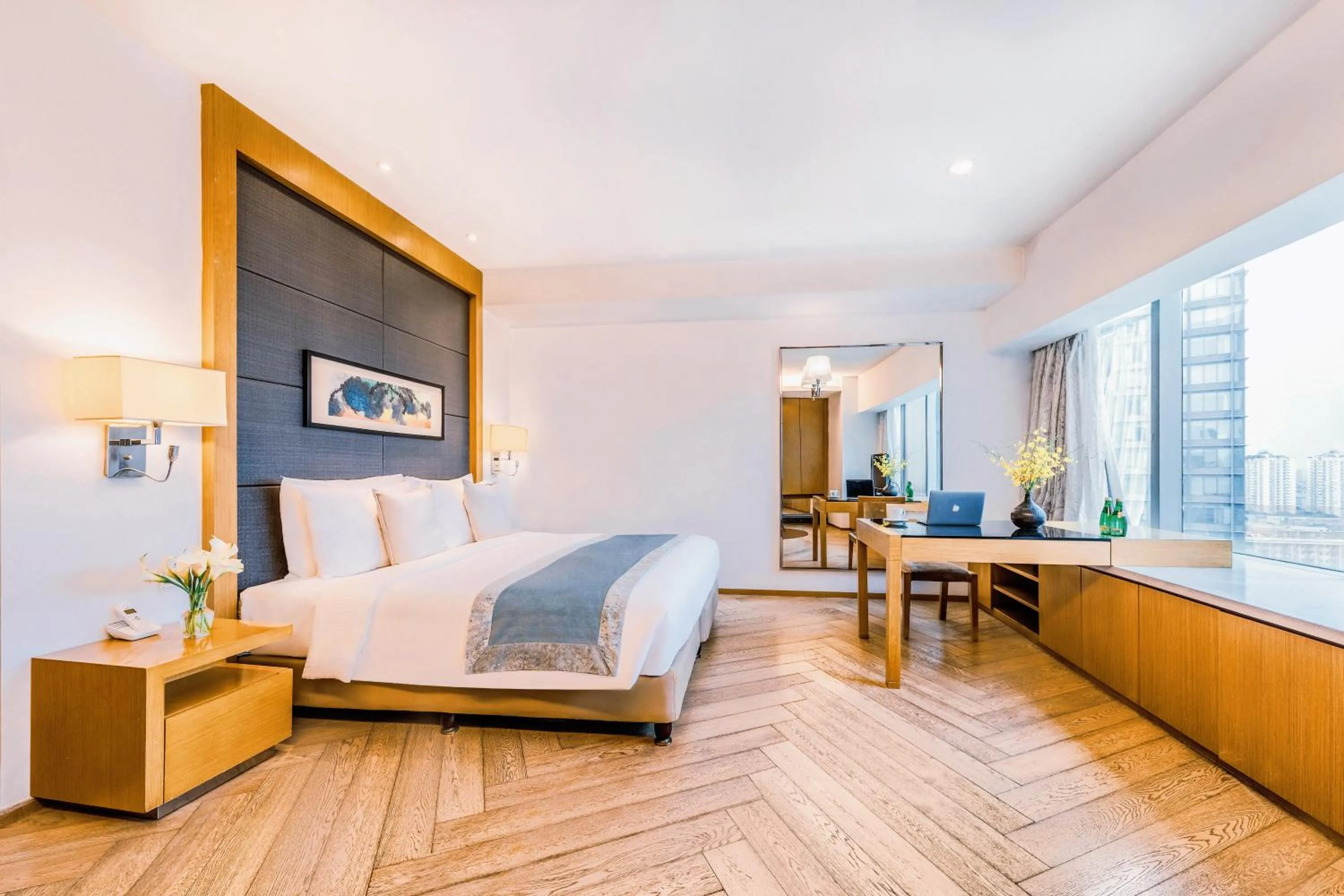 Photo of the whole room, Bed in Somerset Riverview Chengdu-Near Tianfu Square