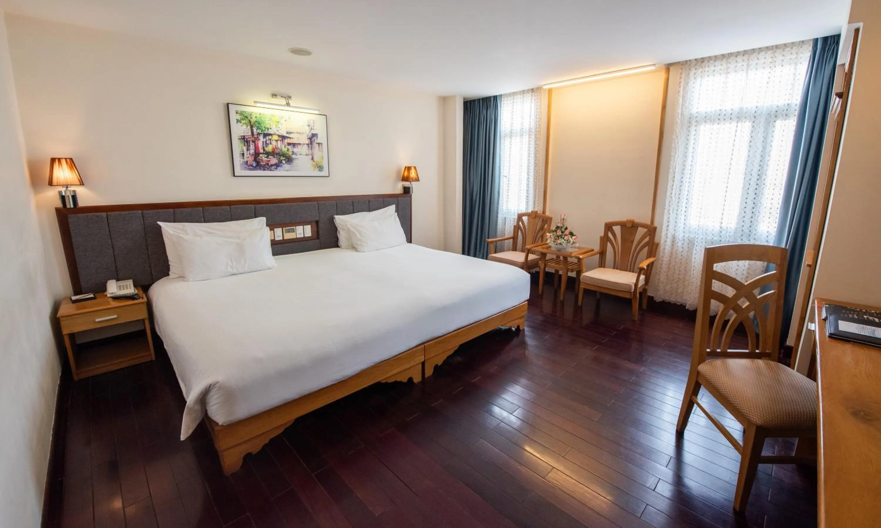 Seating area, Bed in Romance Hotel