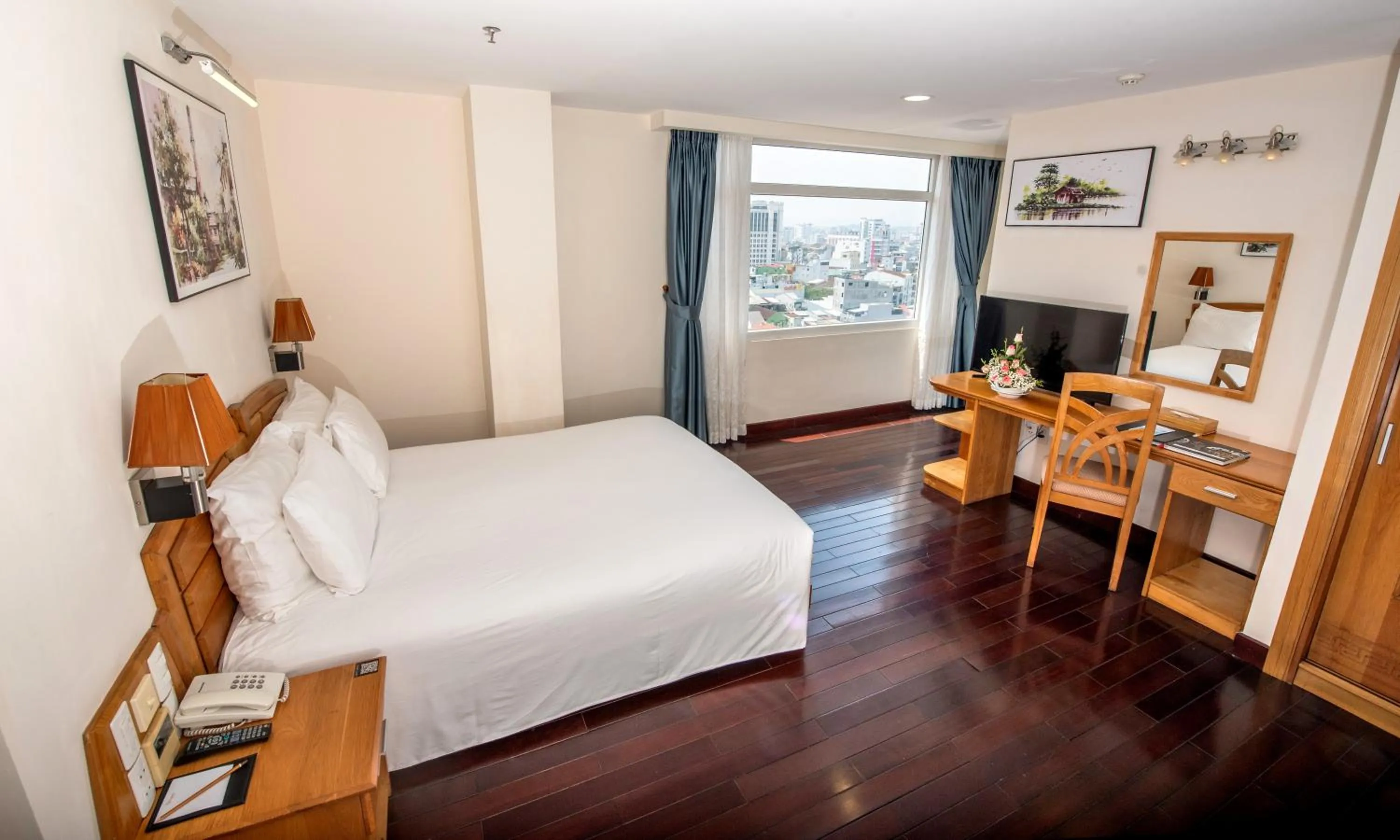 Bedroom, Bed in Romance Hotel