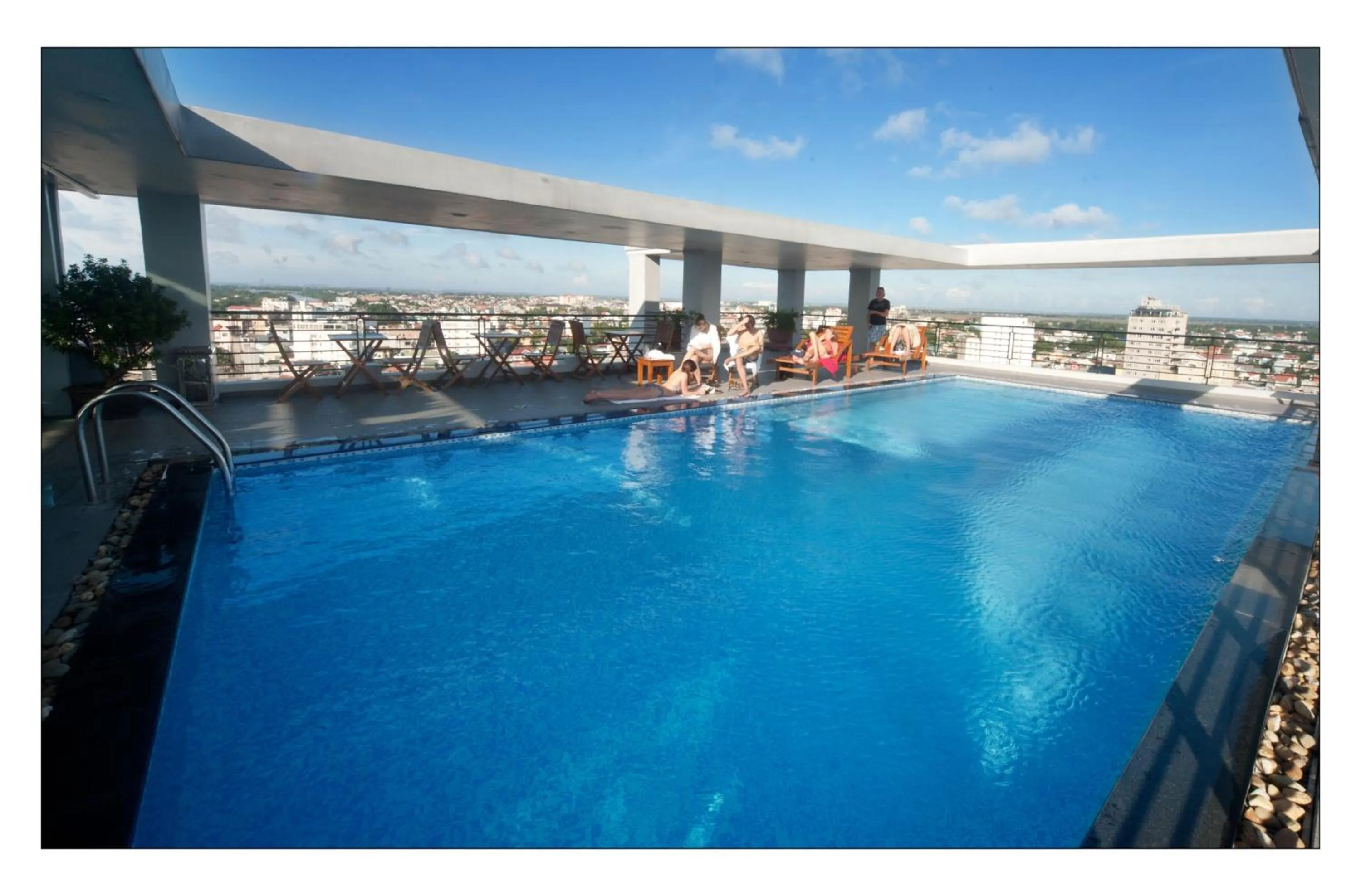 Swimming pool in Romance Hotel