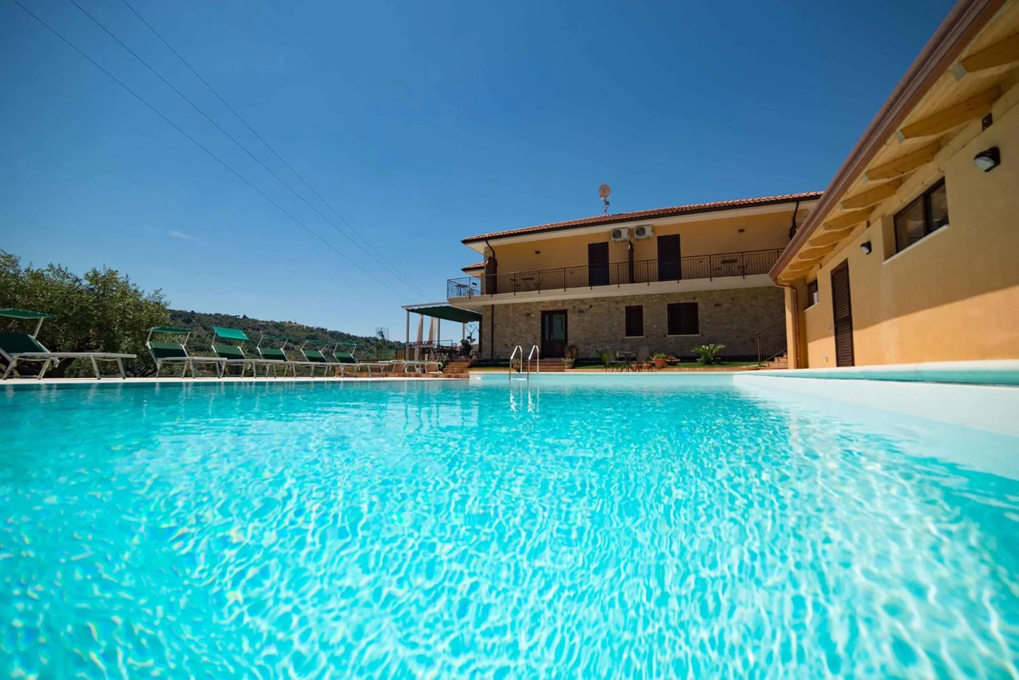 Swimming pool in Villa Sansivieri