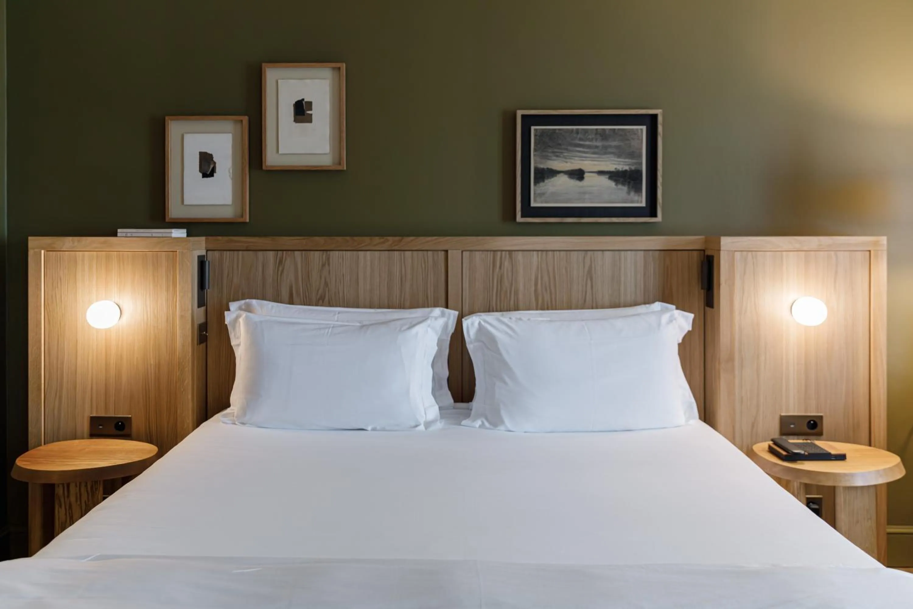 Bedroom, Bed in Les Sources de Caudalie