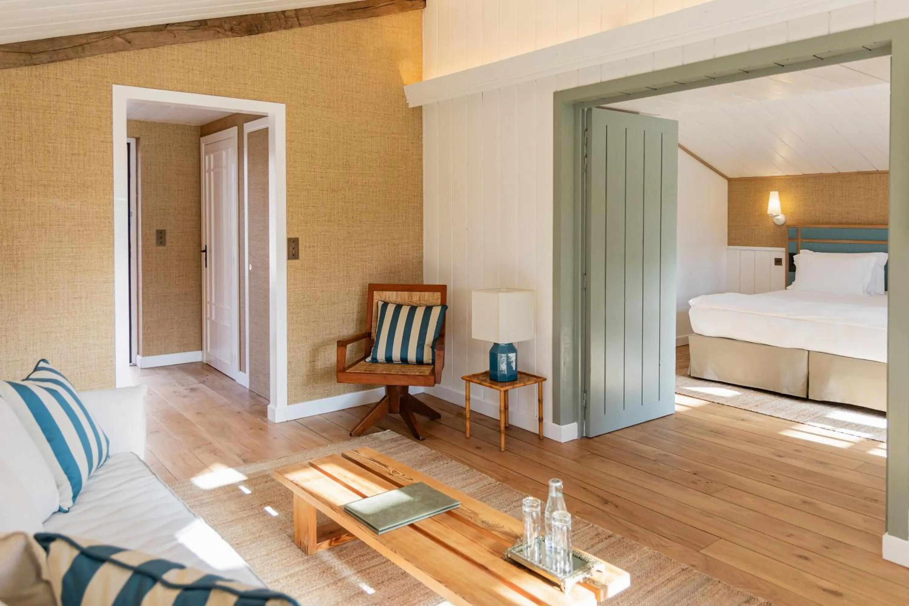 Living room, Bed in Les Sources de Caudalie