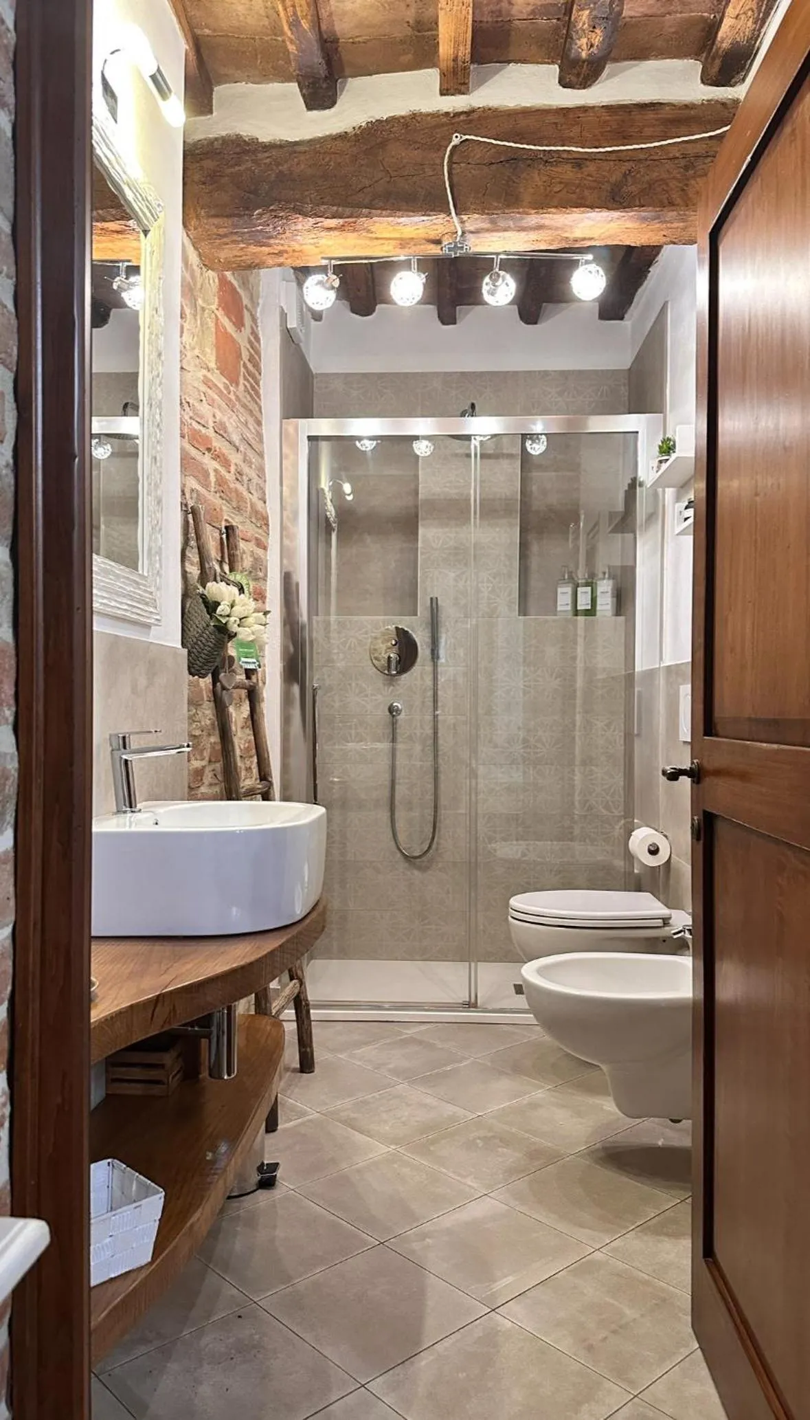 Bathroom in Antica Torre del Borgo