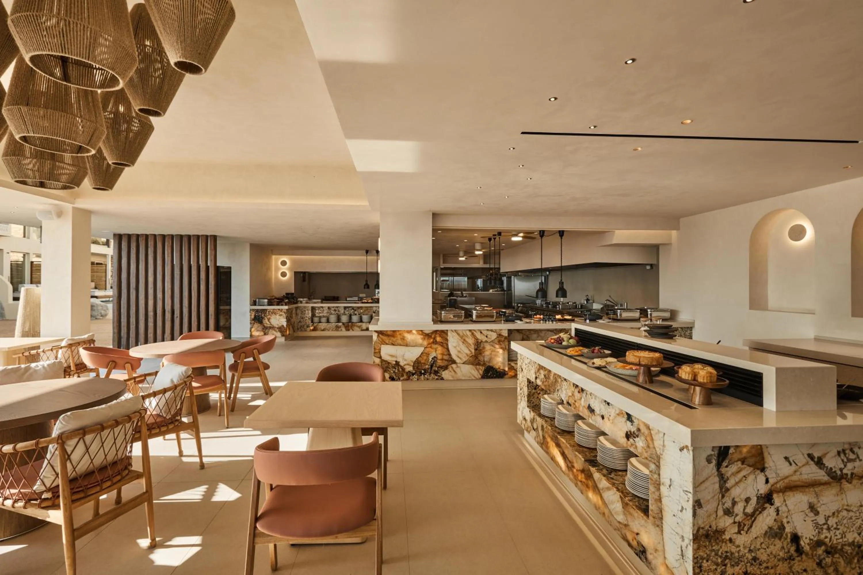 Restaurant/places to eat in Uzenie All Suites Boutique Resort