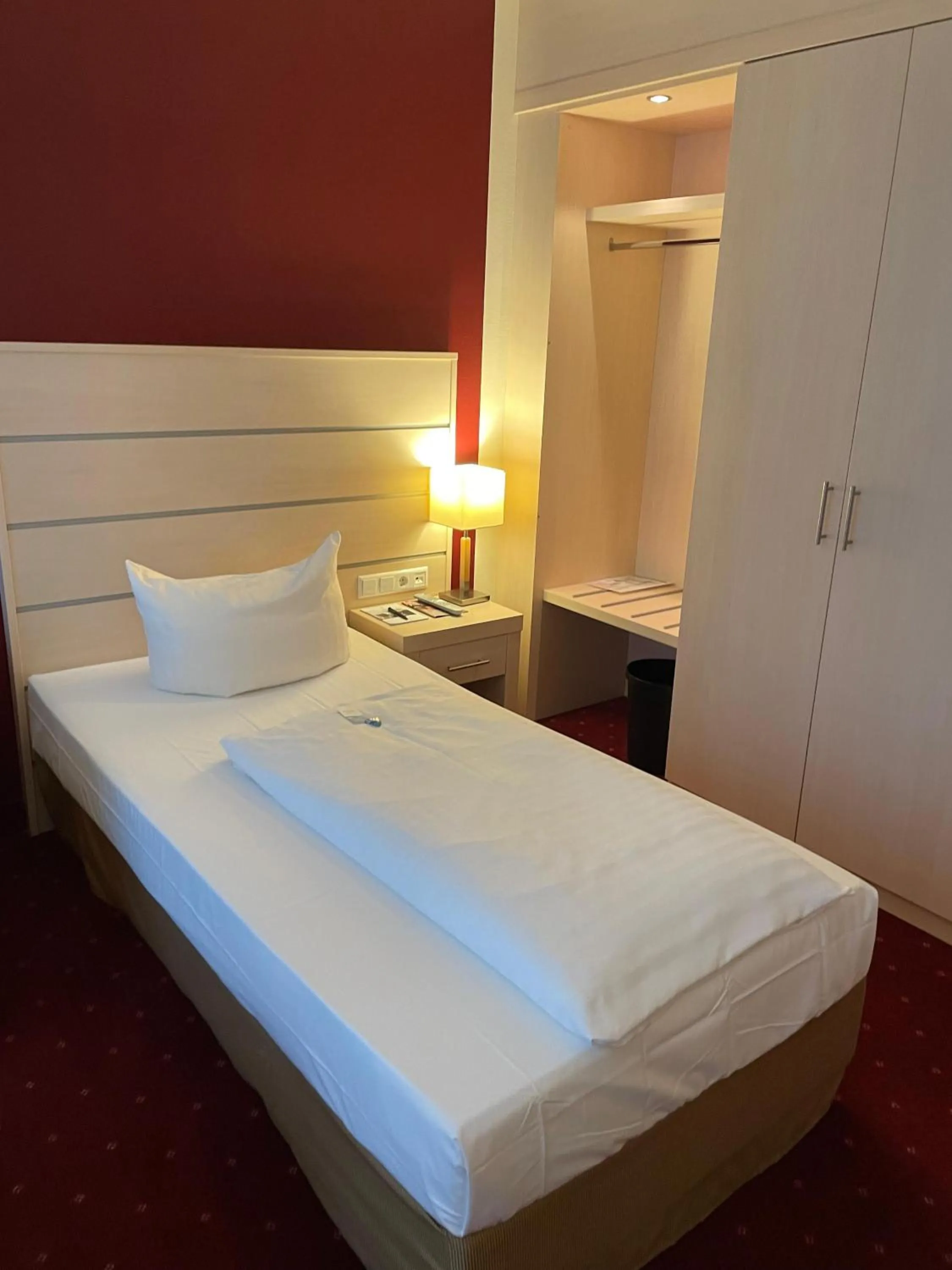 Bed in Aspire AcarA Oldenburg, Trademark Collection by Wyndham