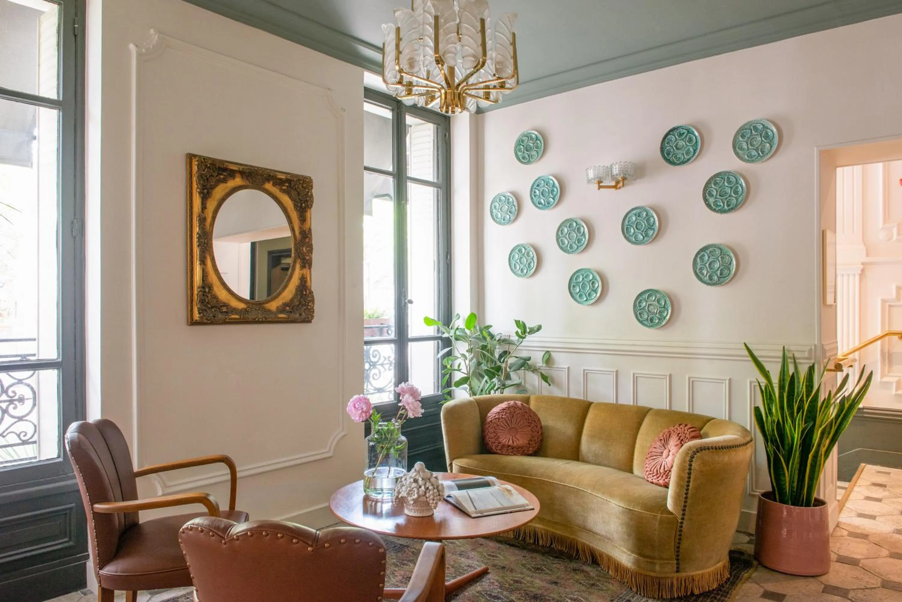 Living room in Hôtel De La Porte Dorée