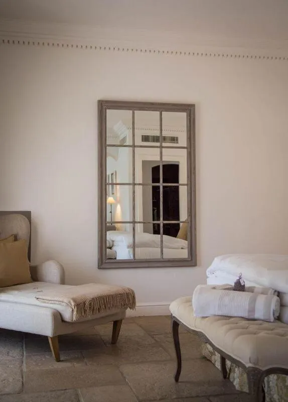 Decorative detail, Bed in Hôtel & Restaurant Alain Llorca