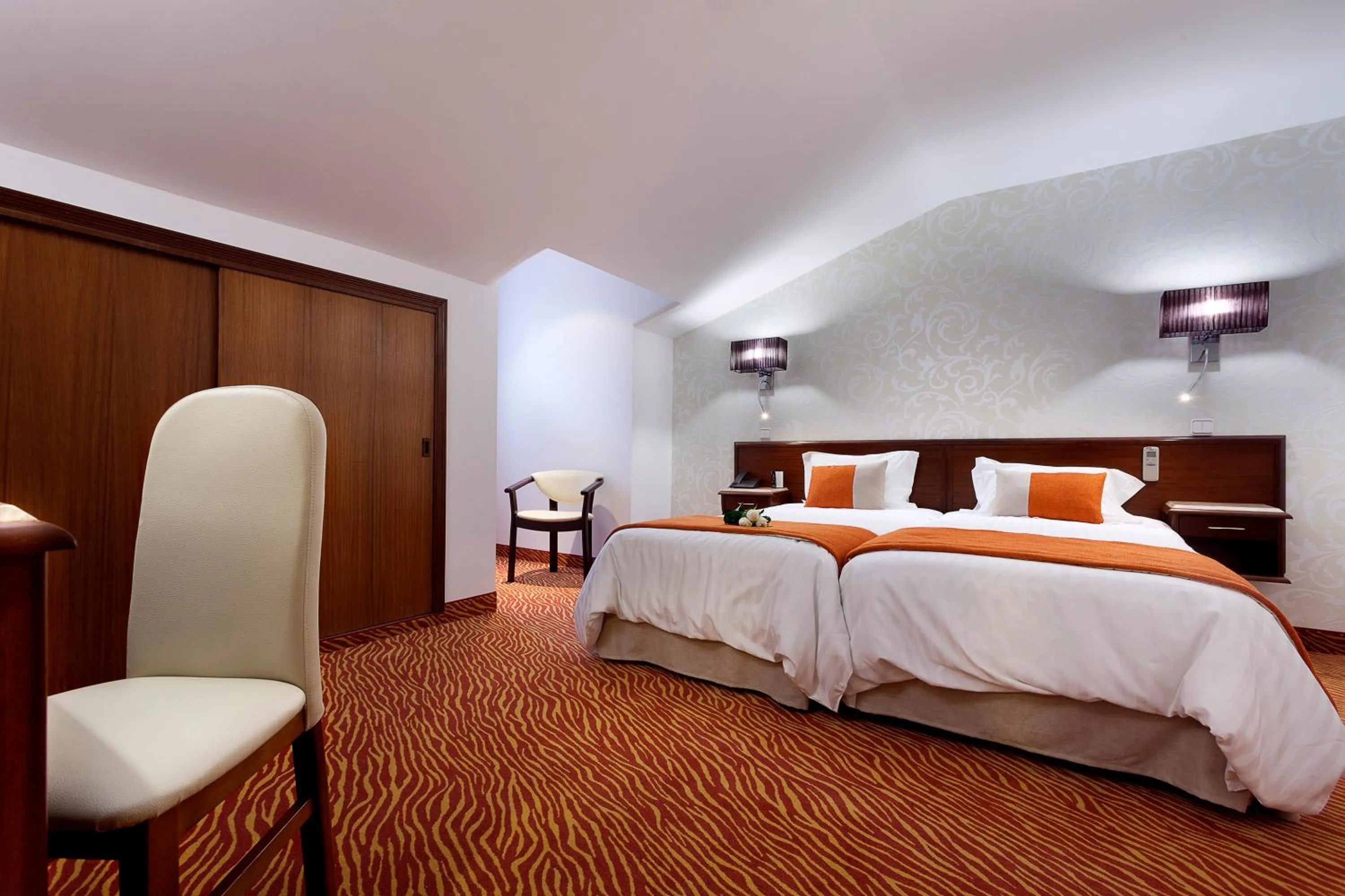 Bedroom, Bed in Avenida de Fatima