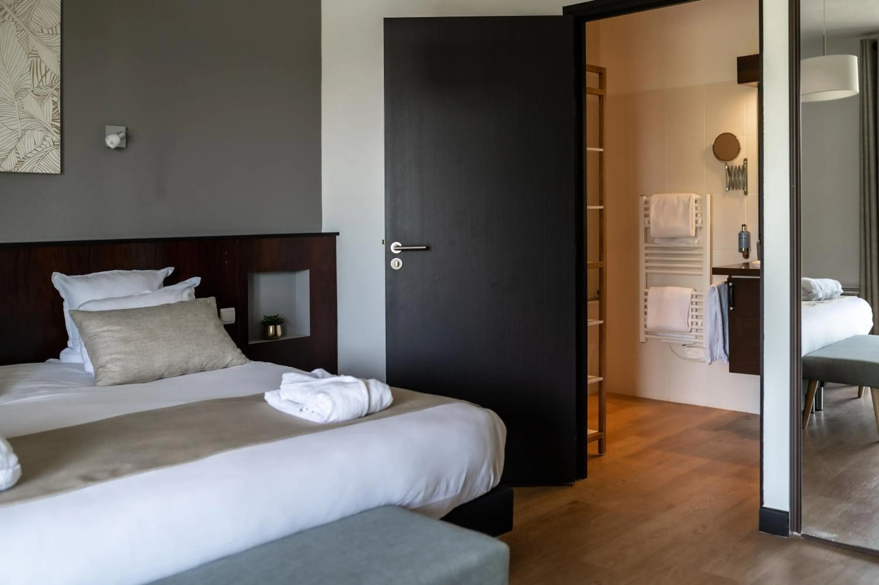 Bedroom, Bed in Domaine de Cicé-Blossac, Resort Spa & Golf