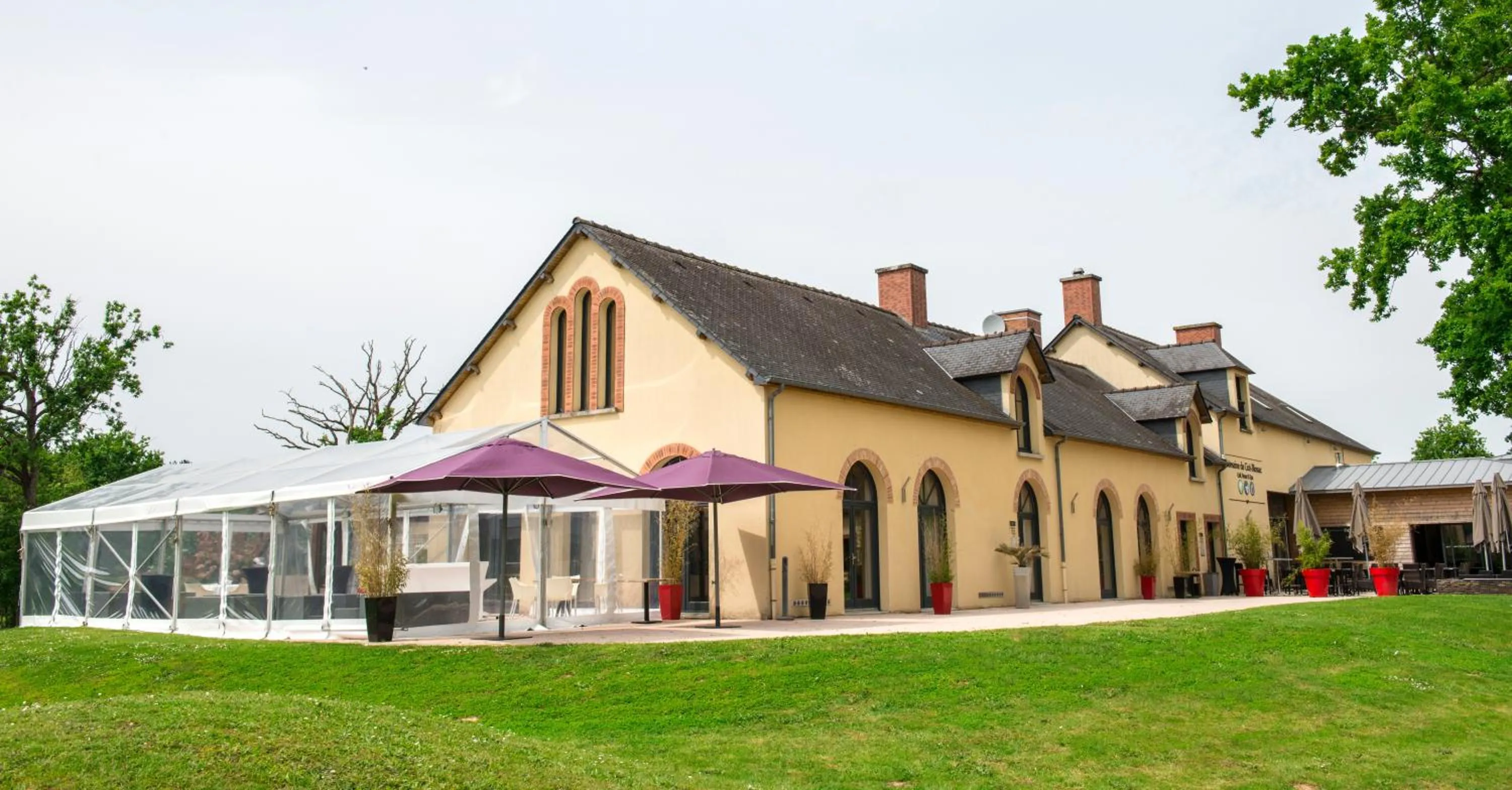 Property building in Domaine de Cicé-Blossac, Resort Spa & Golf