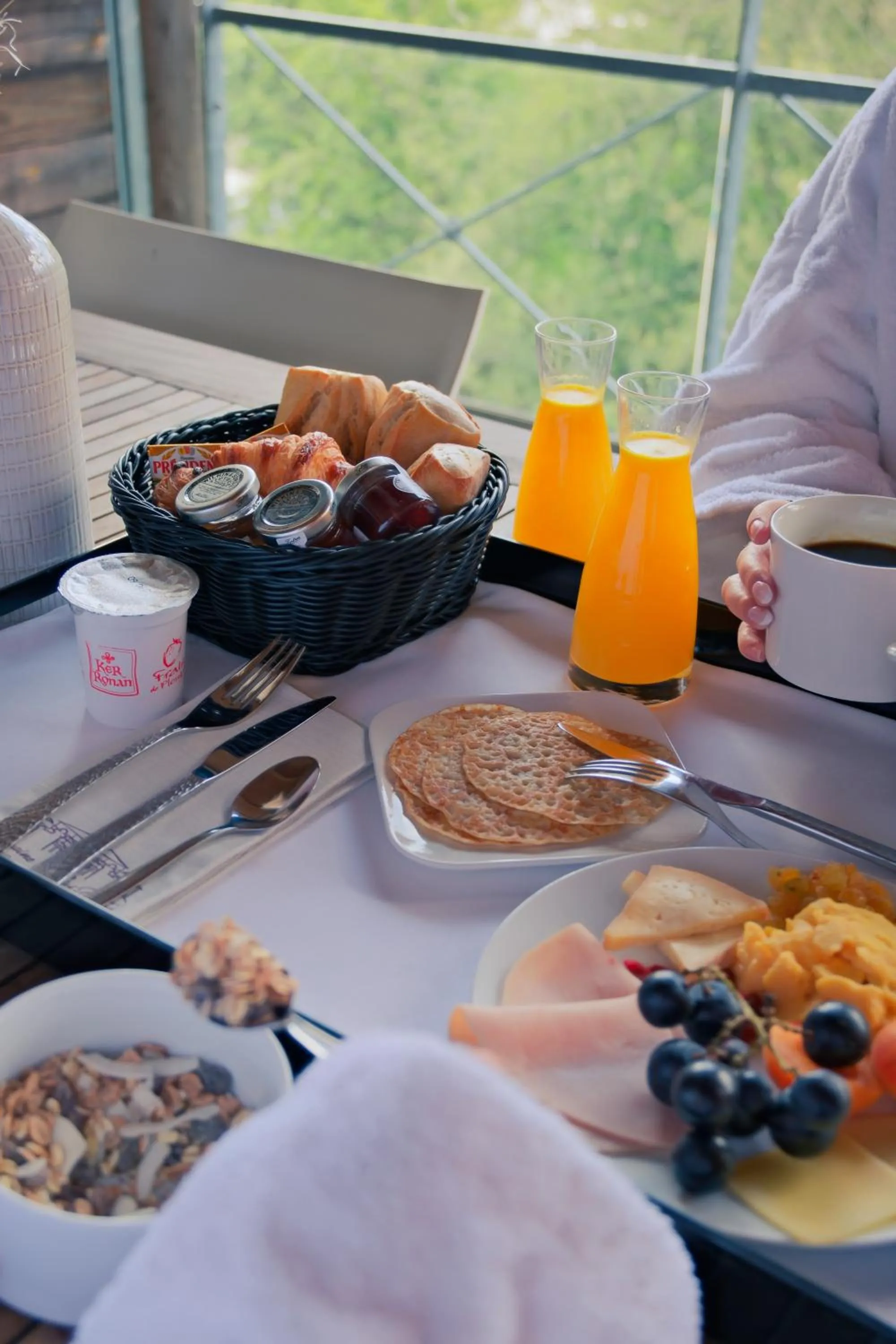 Breakfast in Domaine de Cicé-Blossac, Resort Spa & Golf