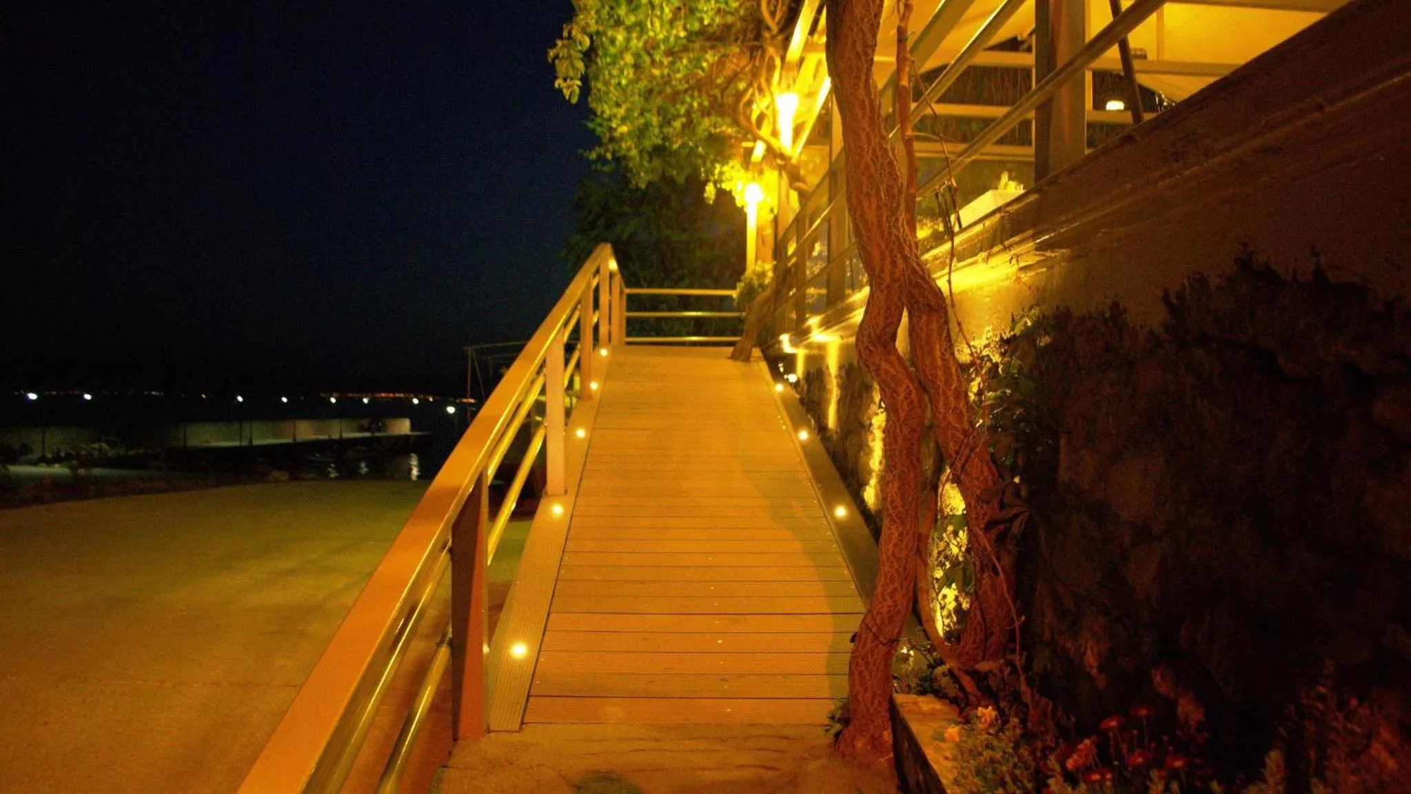 Restaurant/places to eat in Ilia Mare